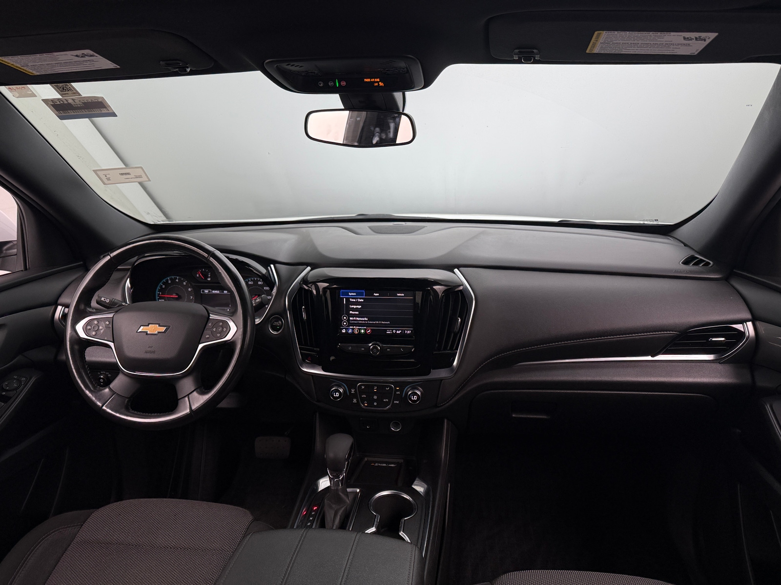 Thumbnail: 2022 Chevrolet Traverse - 3