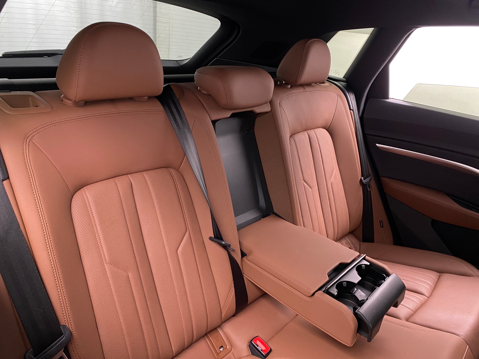 Thumbnail: 2019 Audi e-tron - 5