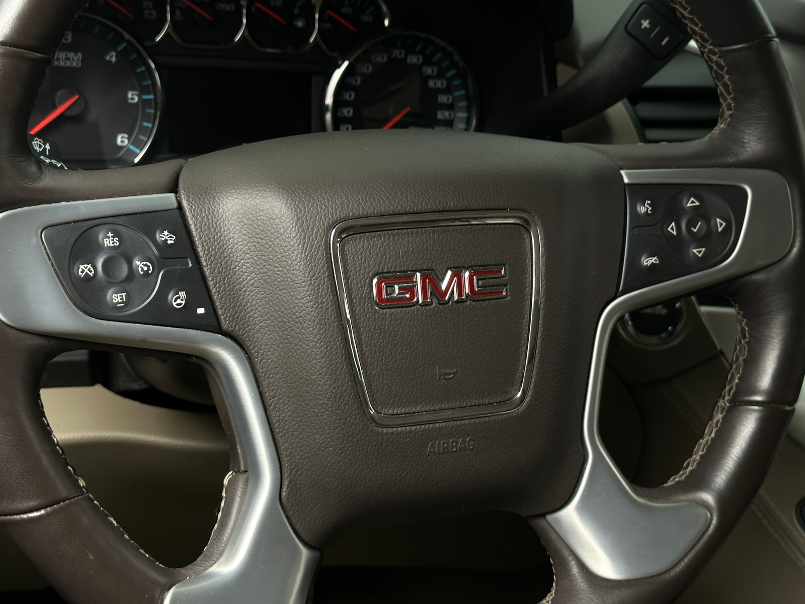 Thumbnail: 2017 GMC Yukon XL - 4