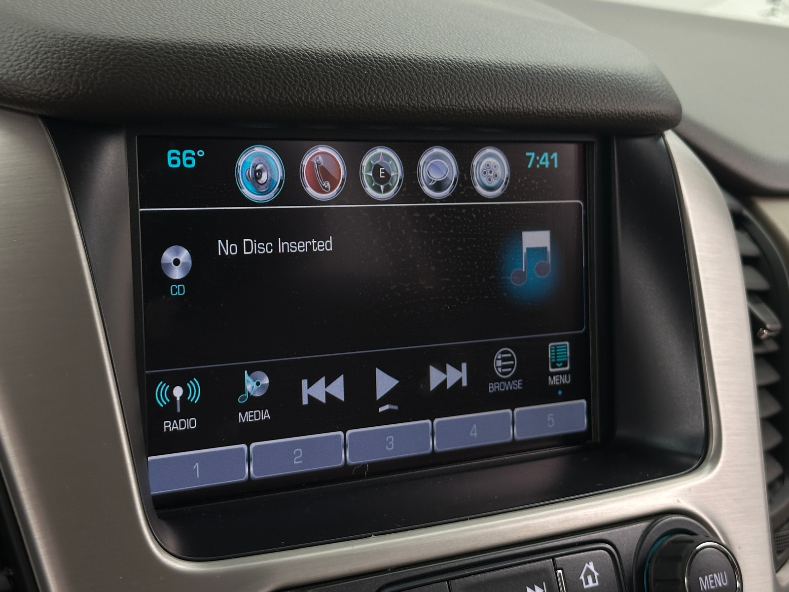 Thumbnail: 2017 GMC Yukon XL - 3