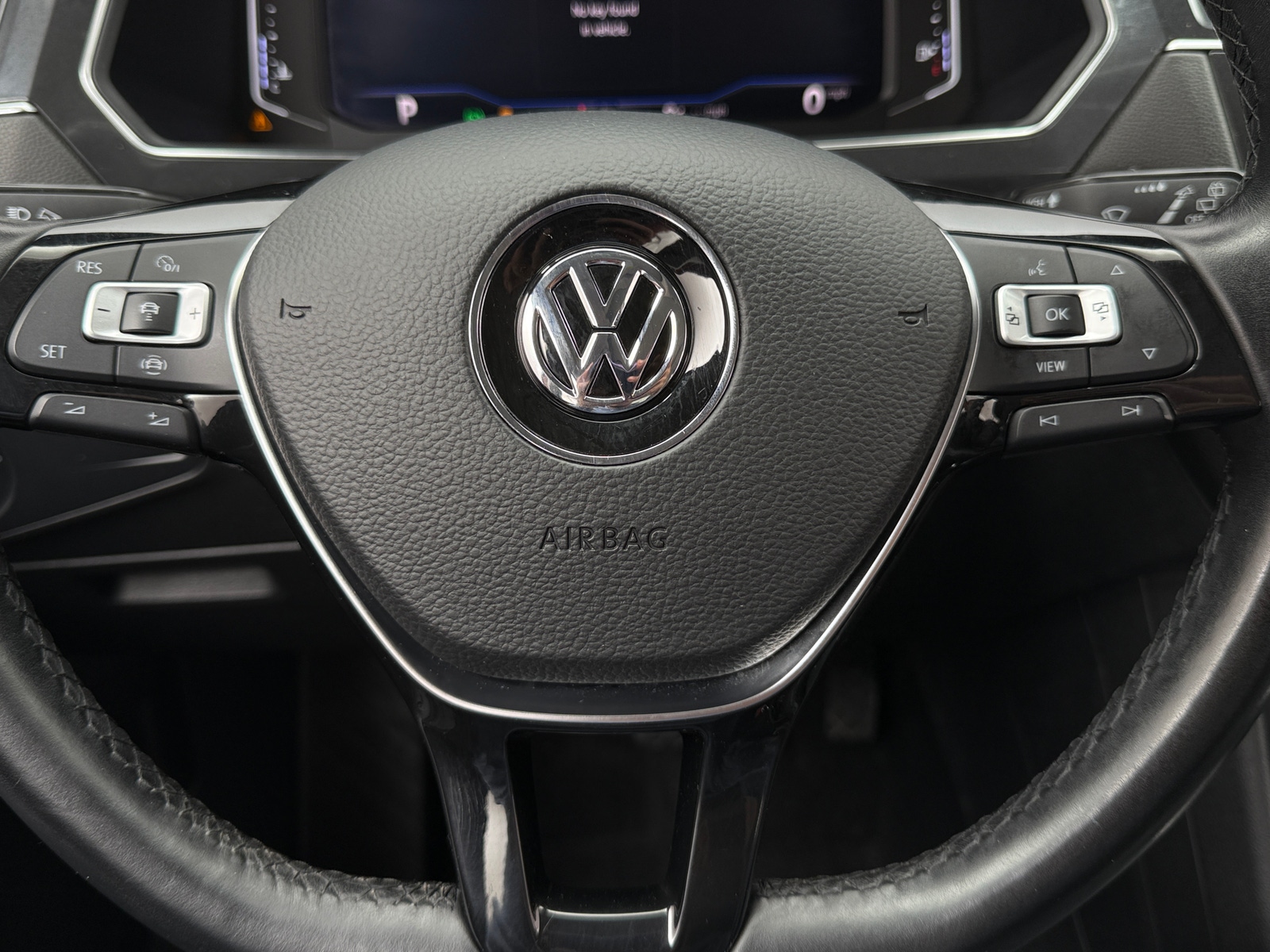 Thumbnail: 2019 Volkswagen Tiguan - 4