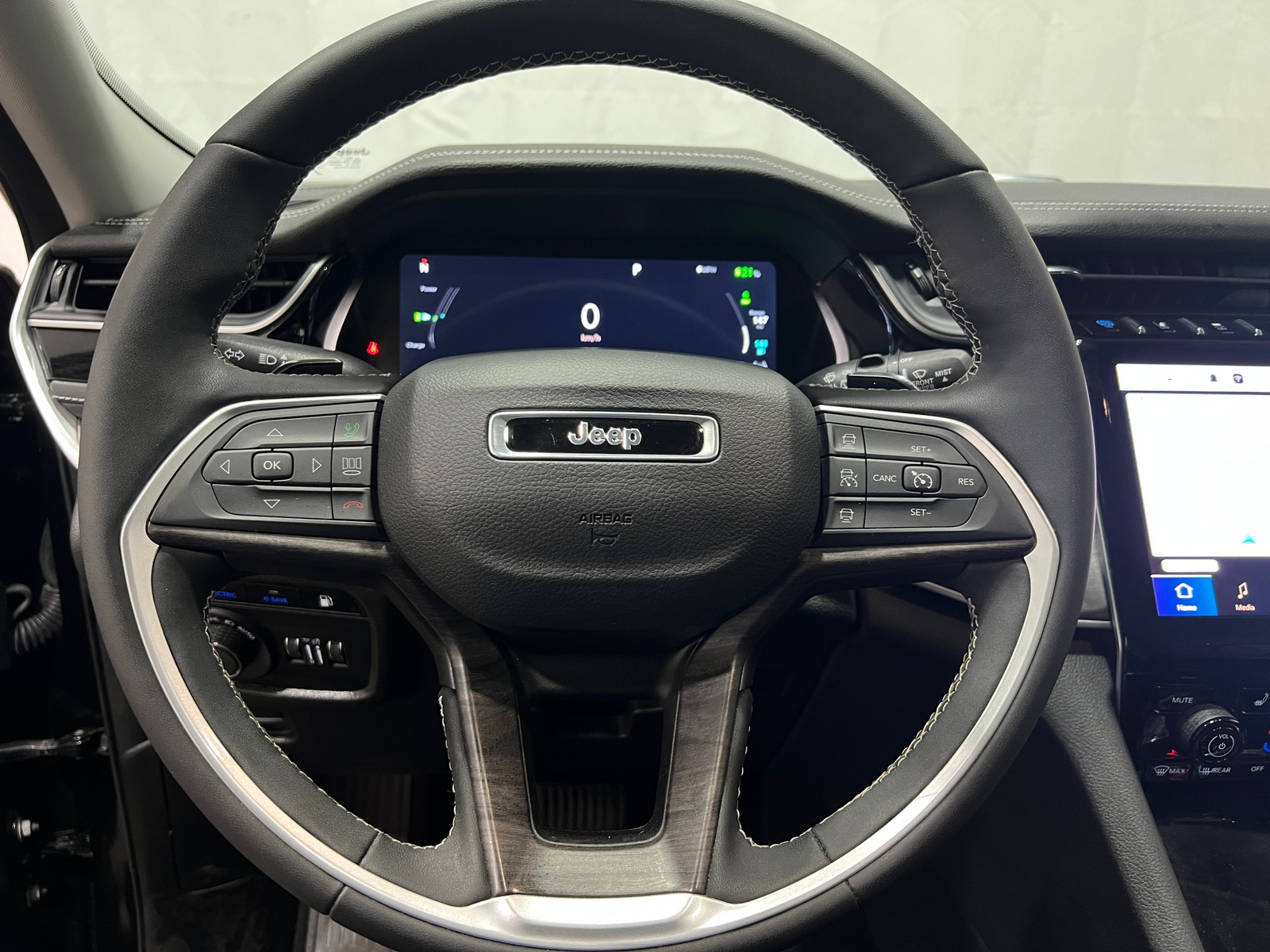 Thumbnail: 2023 Jeep Grand Cherokee - 4