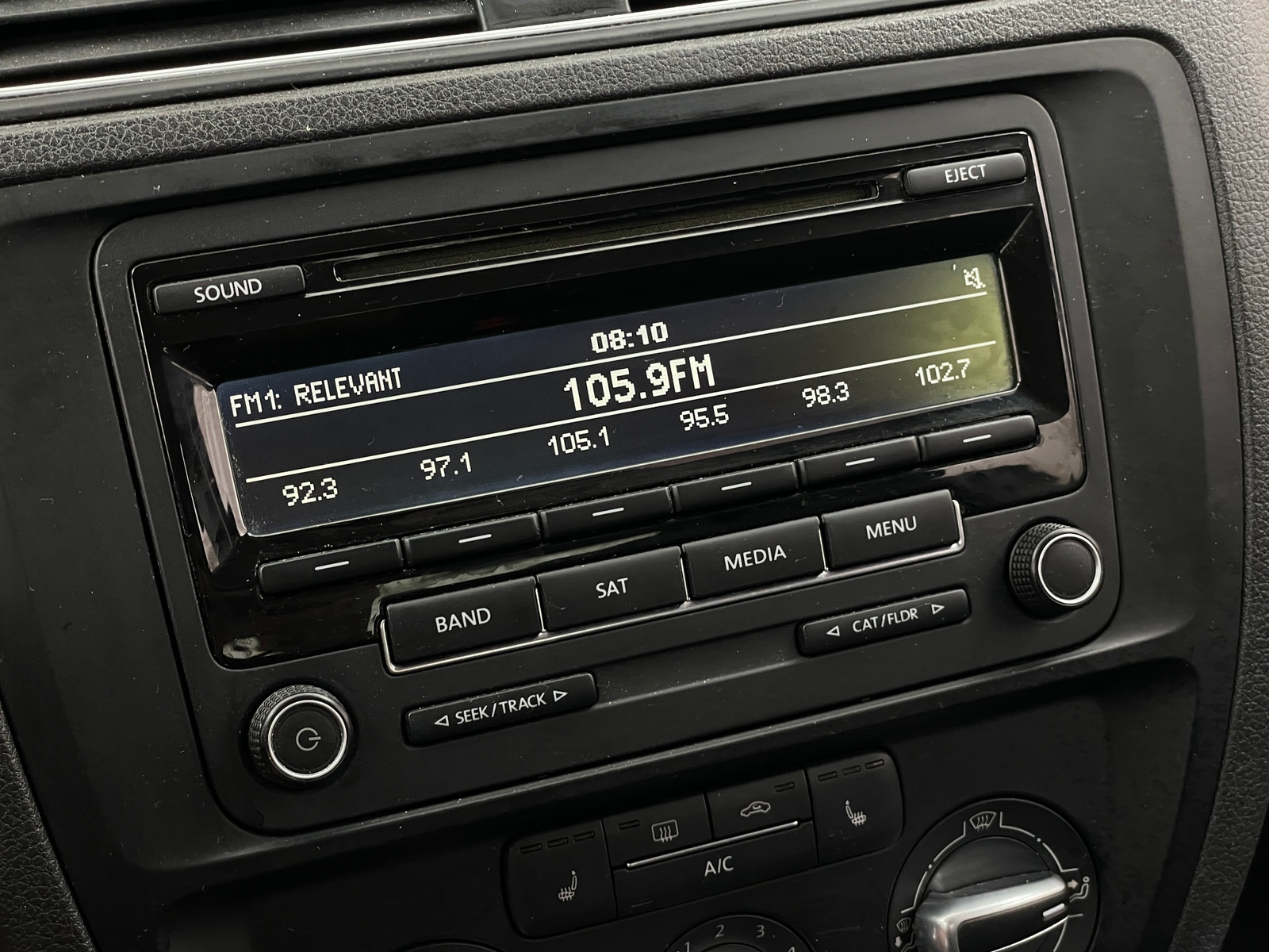 Thumbnail: 2015 Volkswagen Jetta - 4