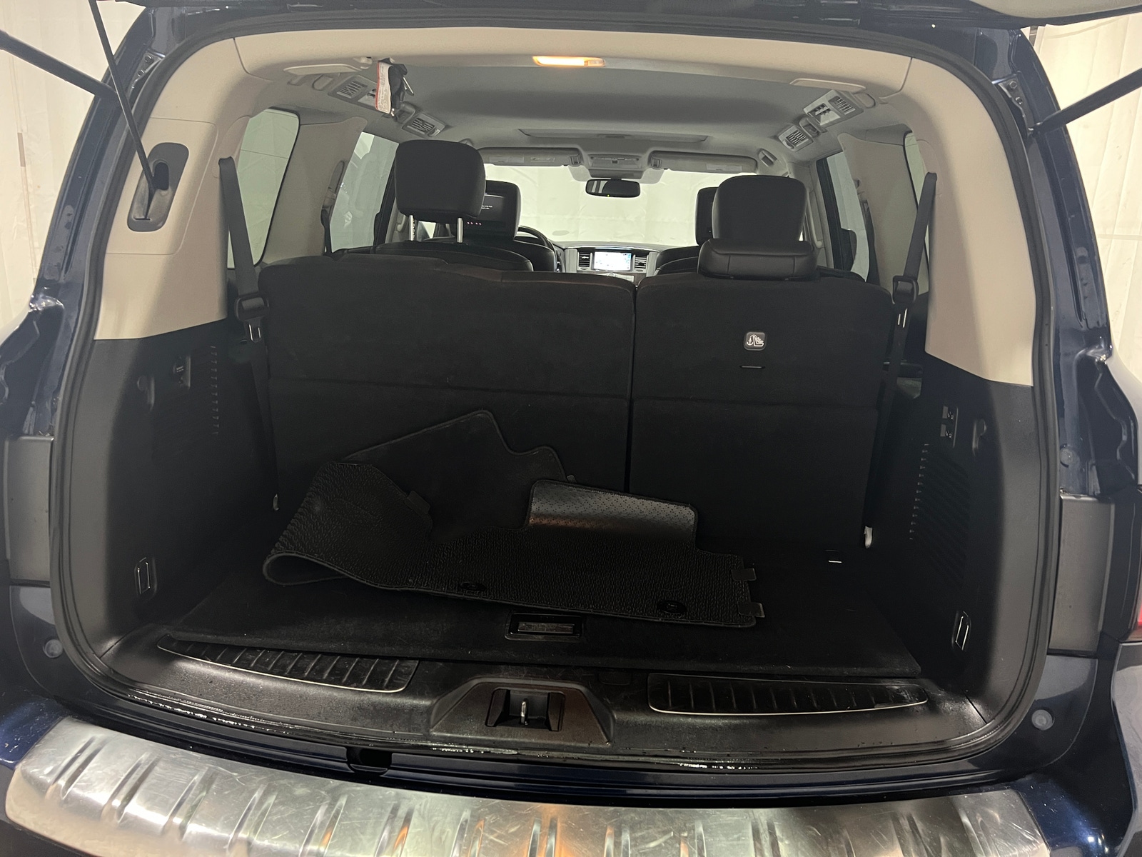 Thumbnail: 2019 INFINITI QX80 - 6