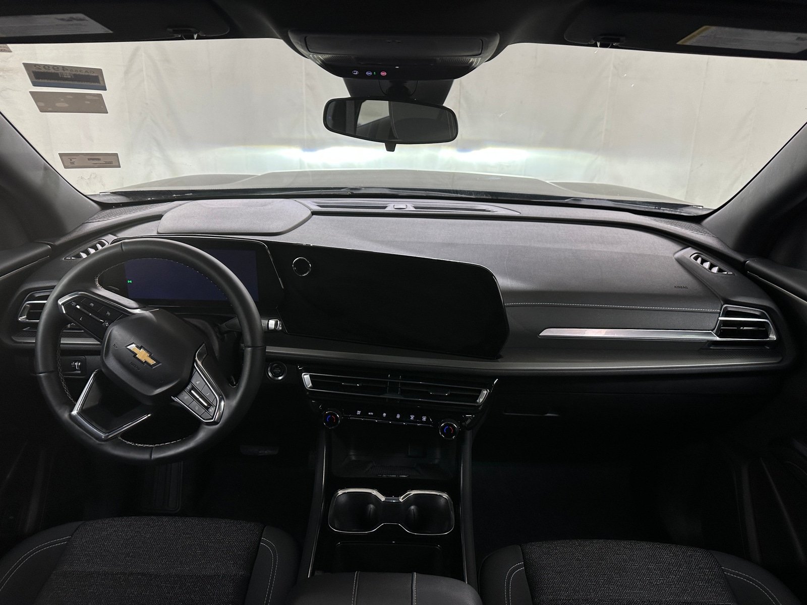 Thumbnail: 2025 Chevrolet Traverse - 3
