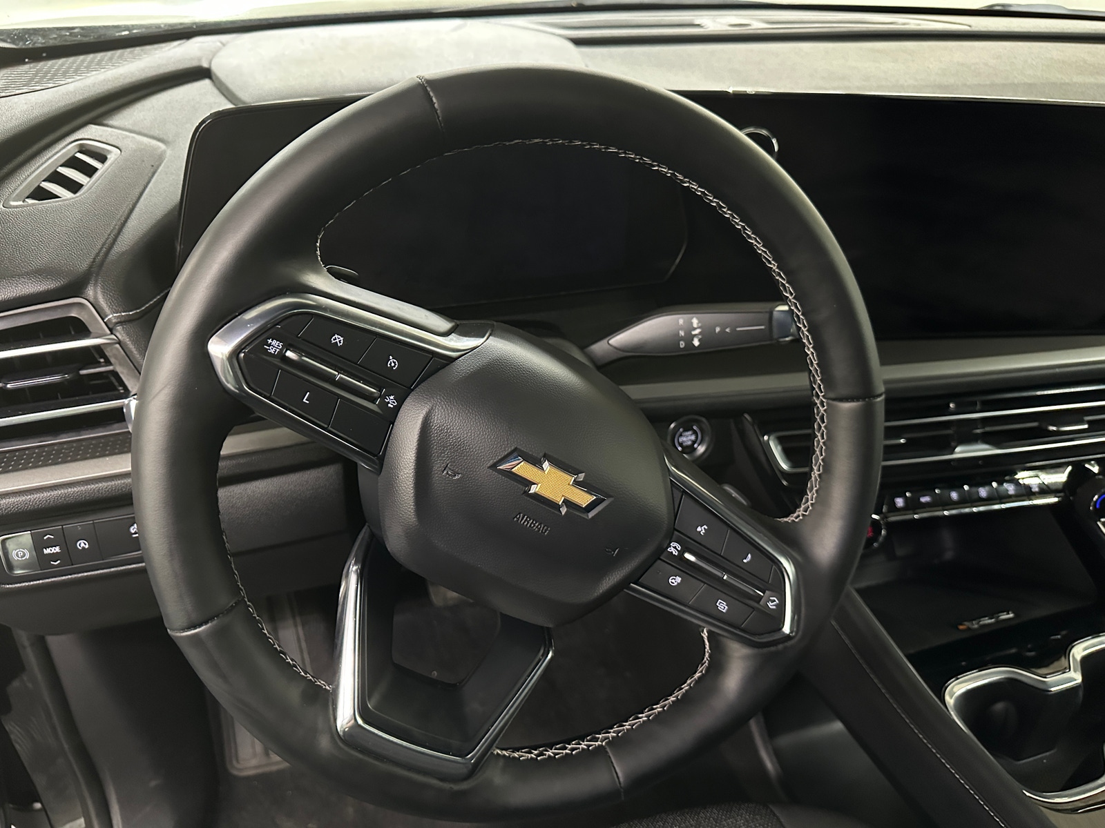 Thumbnail: 2025 Chevrolet Traverse - 5