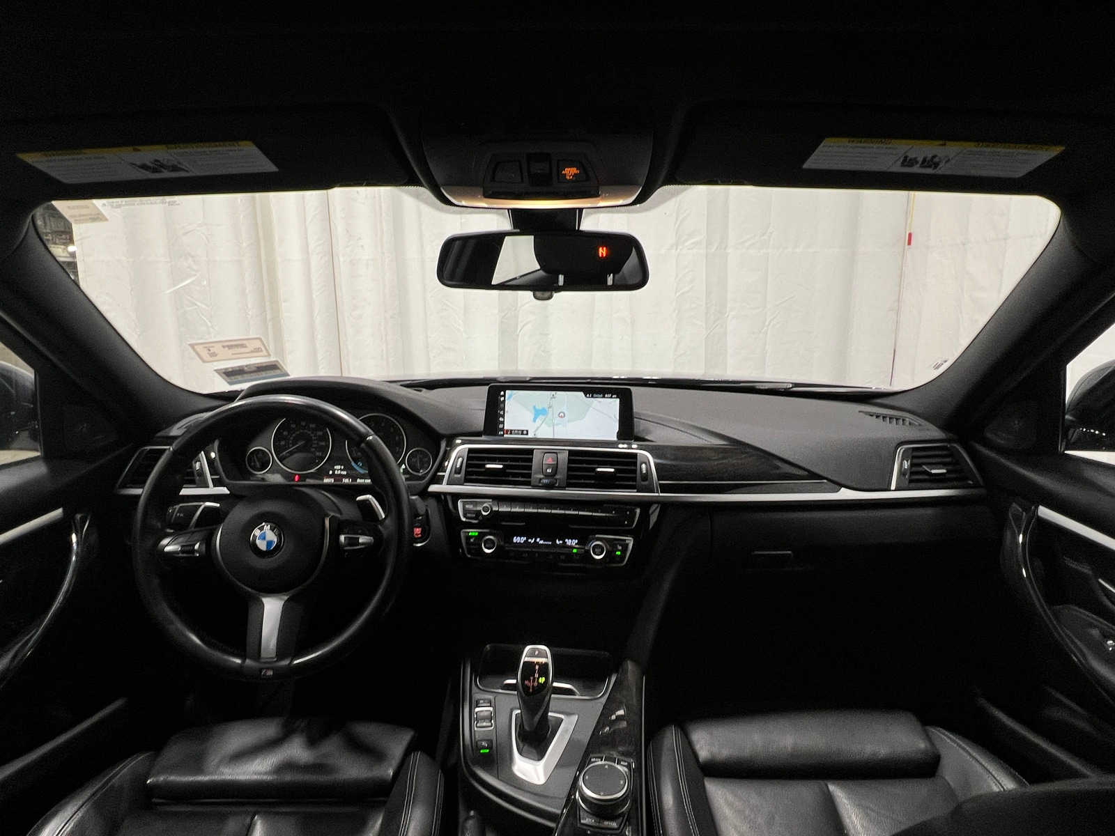 Thumbnail: 2018 BMW 3 Series - 2