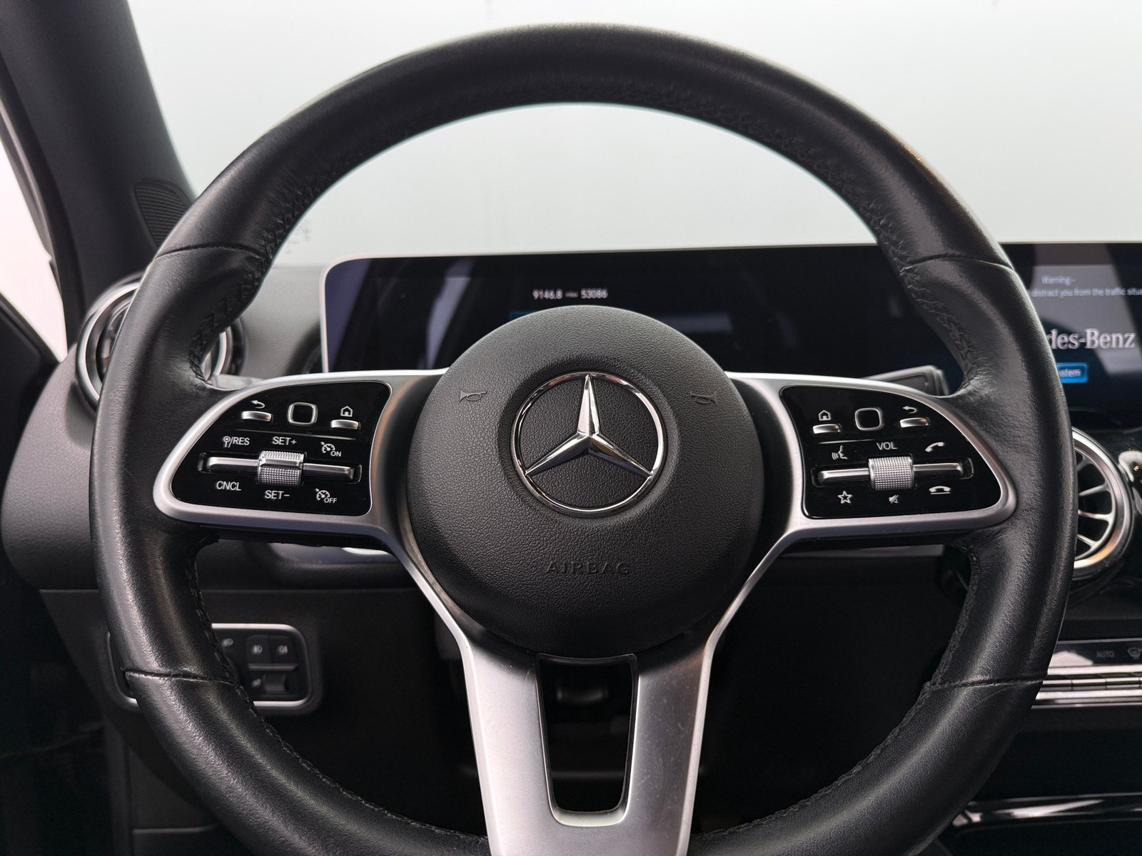 Thumbnail: 2020 Mercedes-Benz GLB - 4