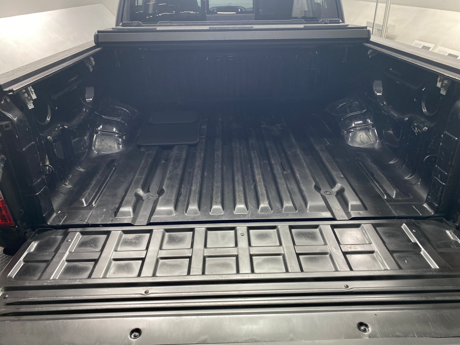 Thumbnail: 2021 Nissan Titan - 7