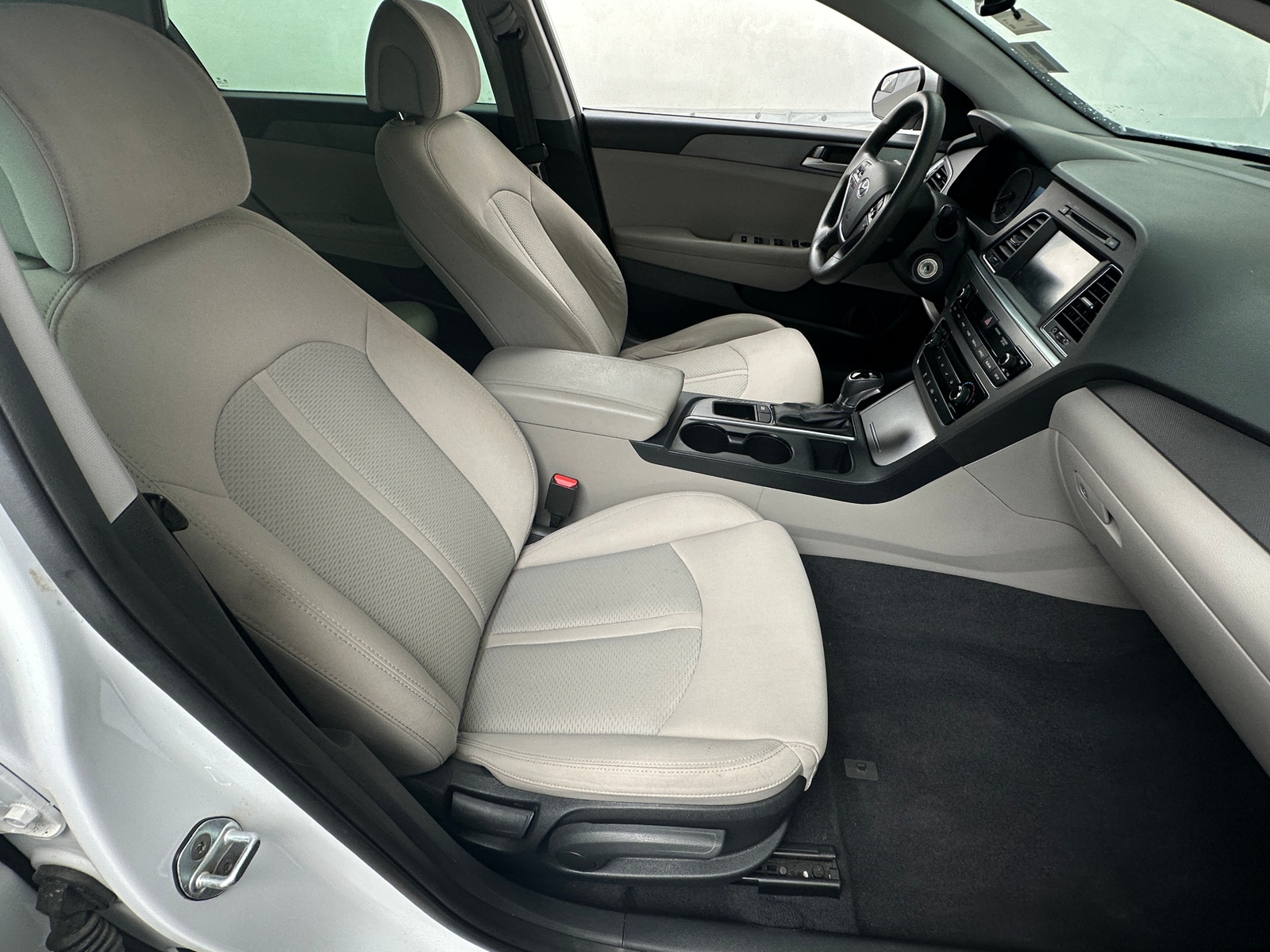 Thumbnail: 2016 Hyundai Sonata - 2