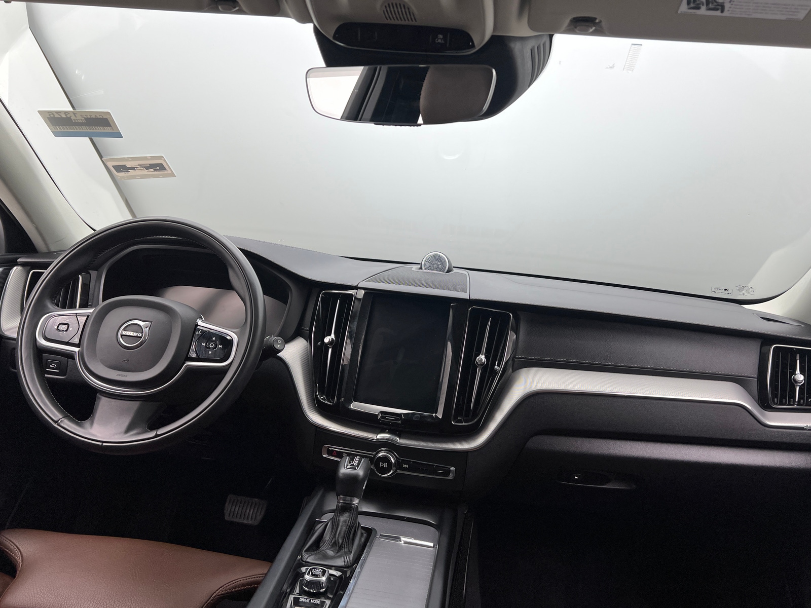 Thumbnail: 2018 Volvo XC60 - 2
