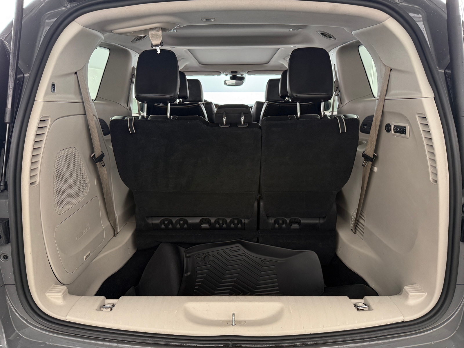 Thumbnail: 2022 Chrysler Pacifica - 6