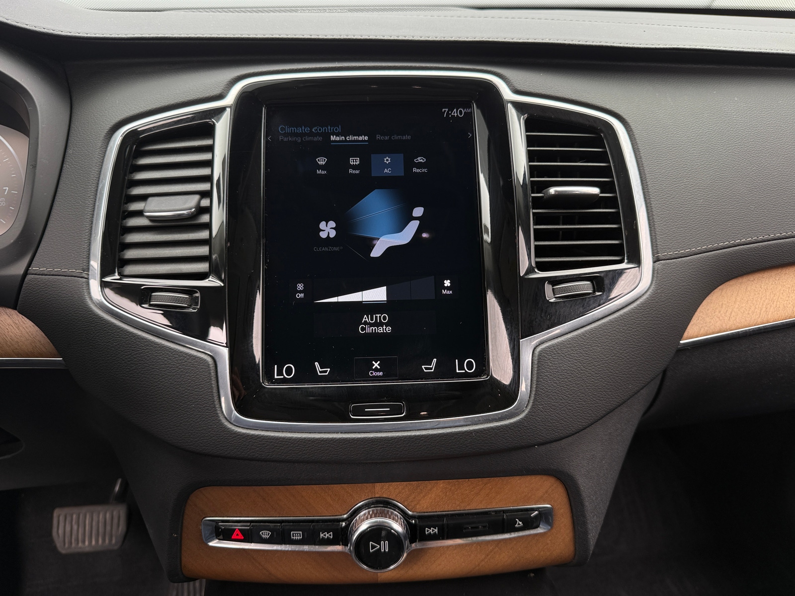 Thumbnail: 2020 Volvo XC90 - 3
