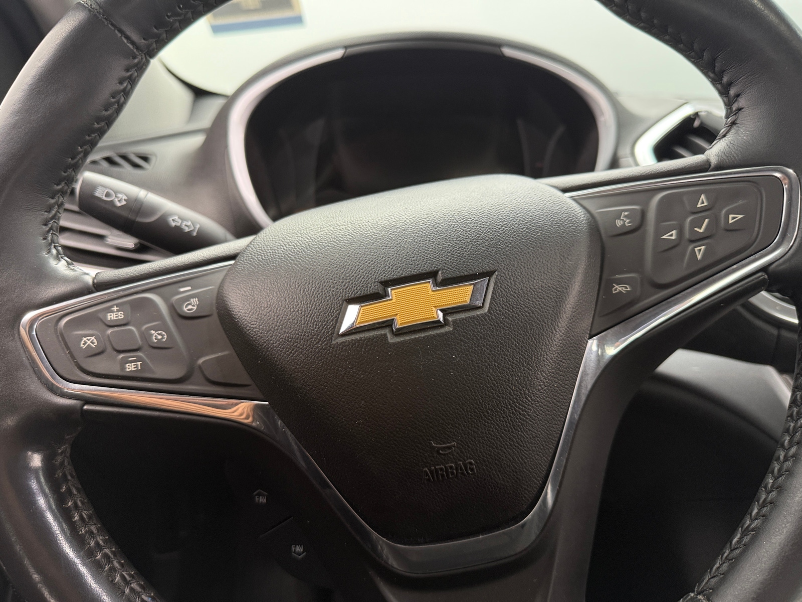 Thumbnail: 2017 Chevrolet Volt - 5