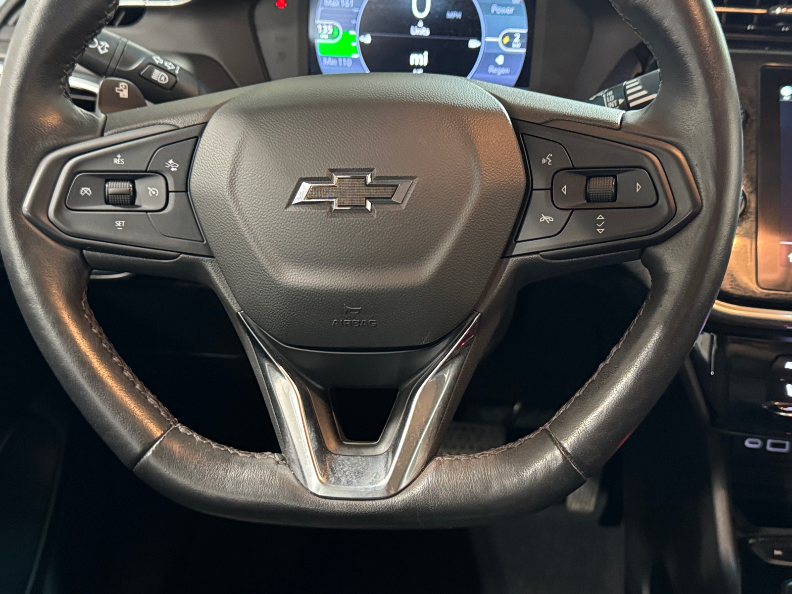 Thumbnail: 2023 Chevrolet Bolt EV - 4