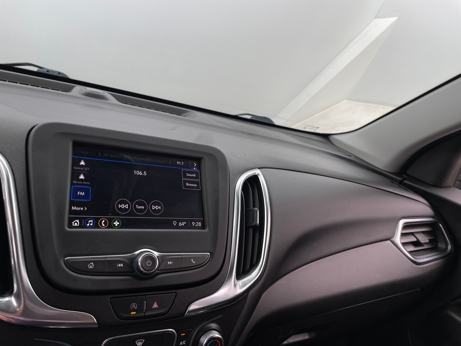 Thumbnail: 2022 Chevrolet Equinox - 4