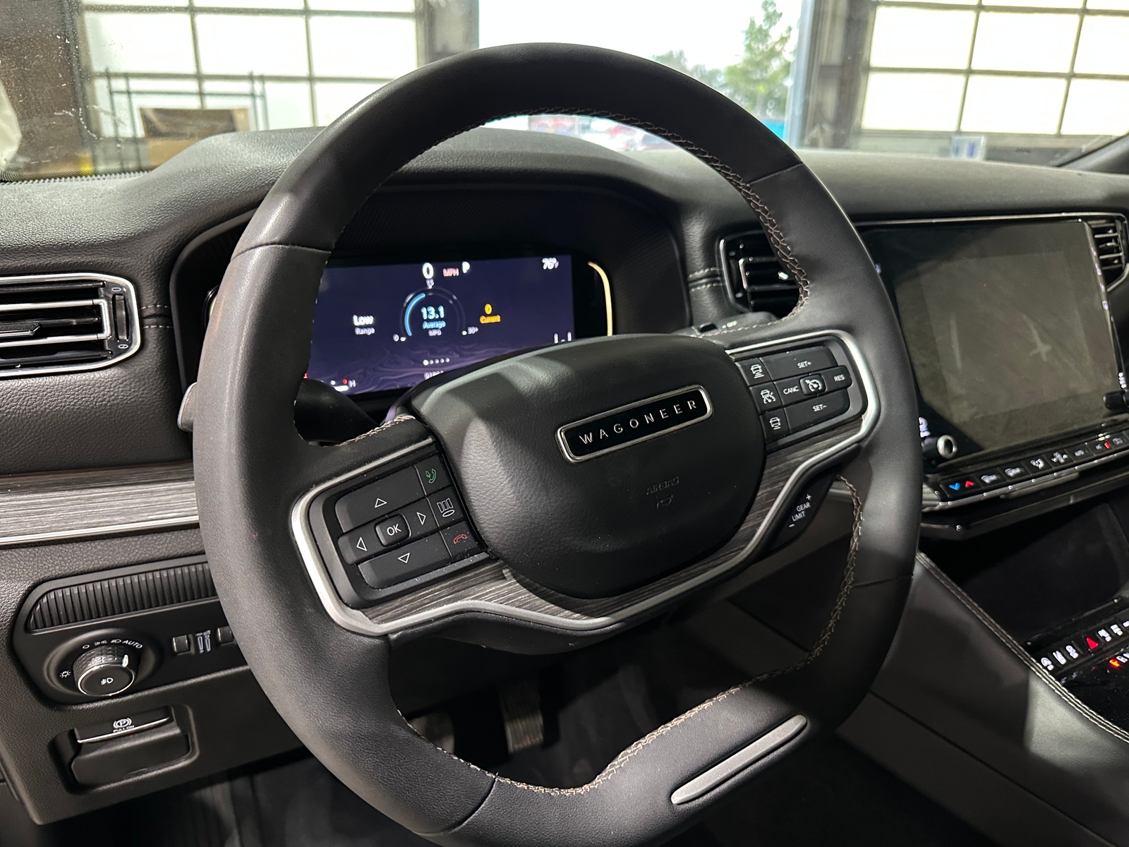 Thumbnail: 2022 Jeep Wagoneer - 4