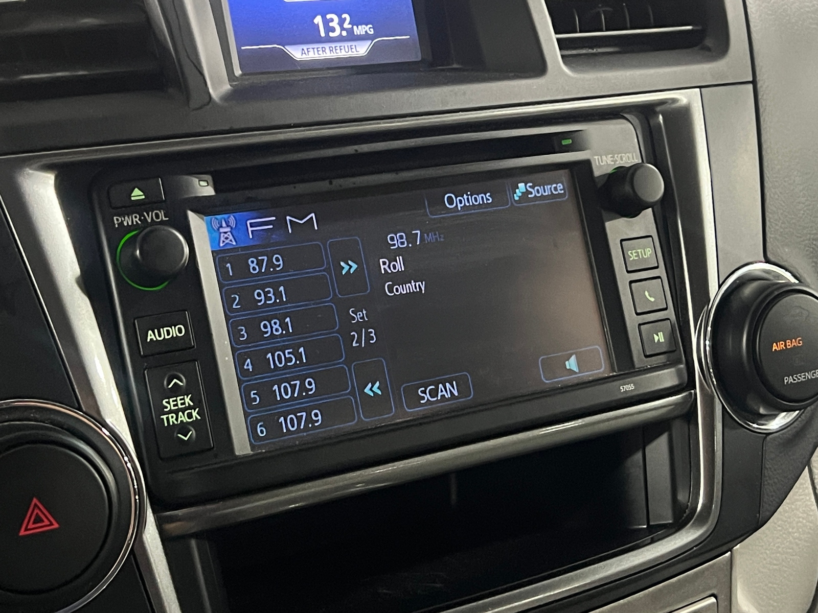 Thumbnail: 2013 Toyota Highlander - 4