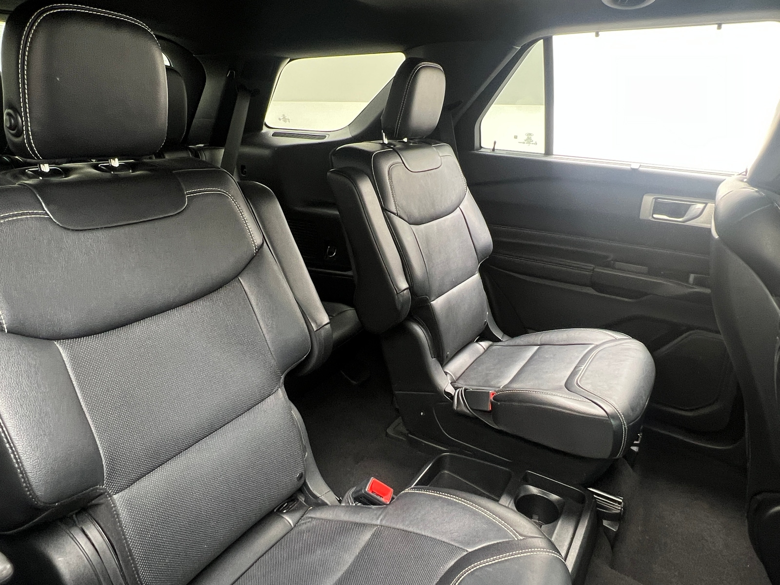 Thumbnail: 2020 Ford Explorer - 5