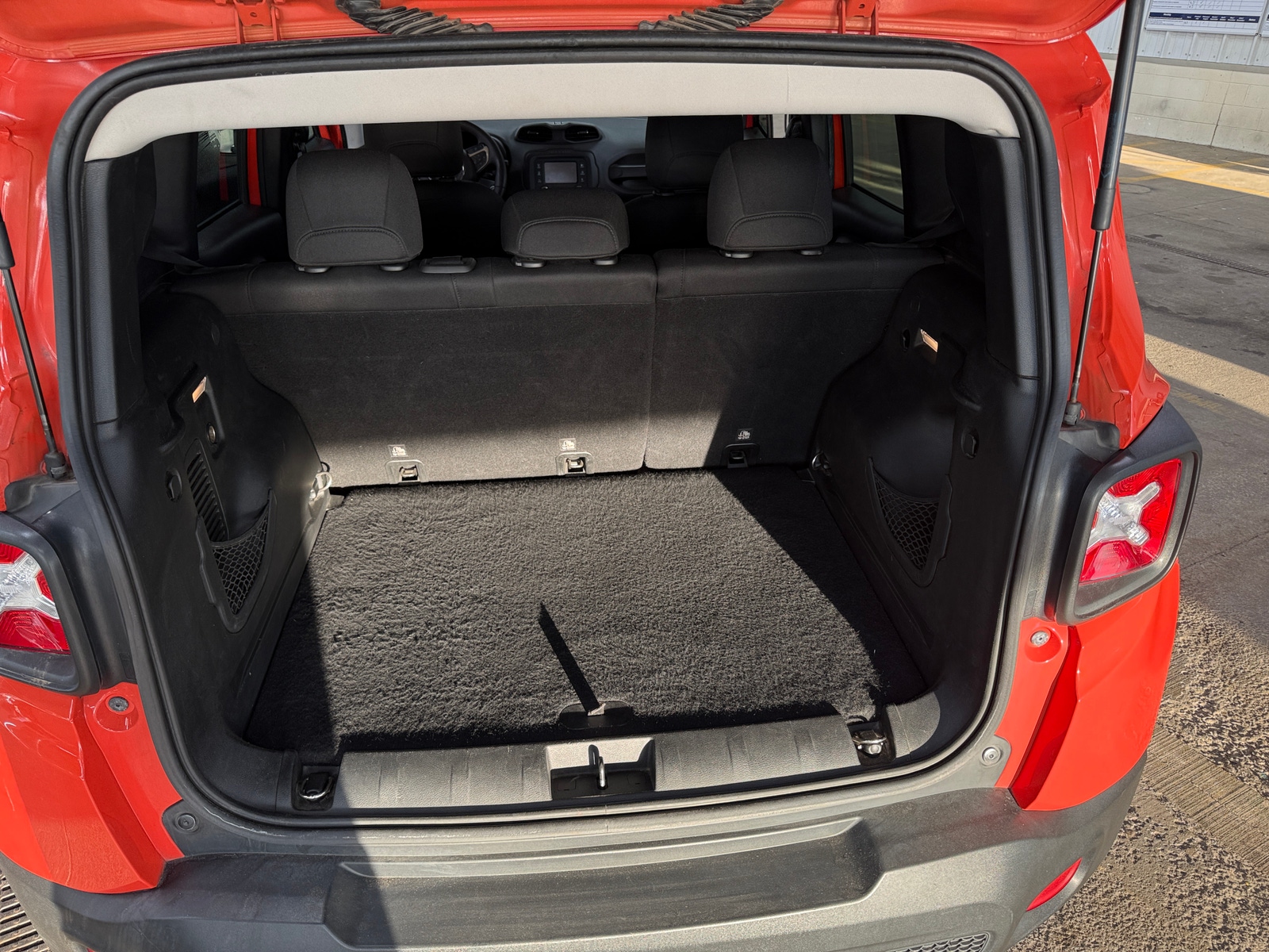 Thumbnail: 2016 Jeep Renegade - 7