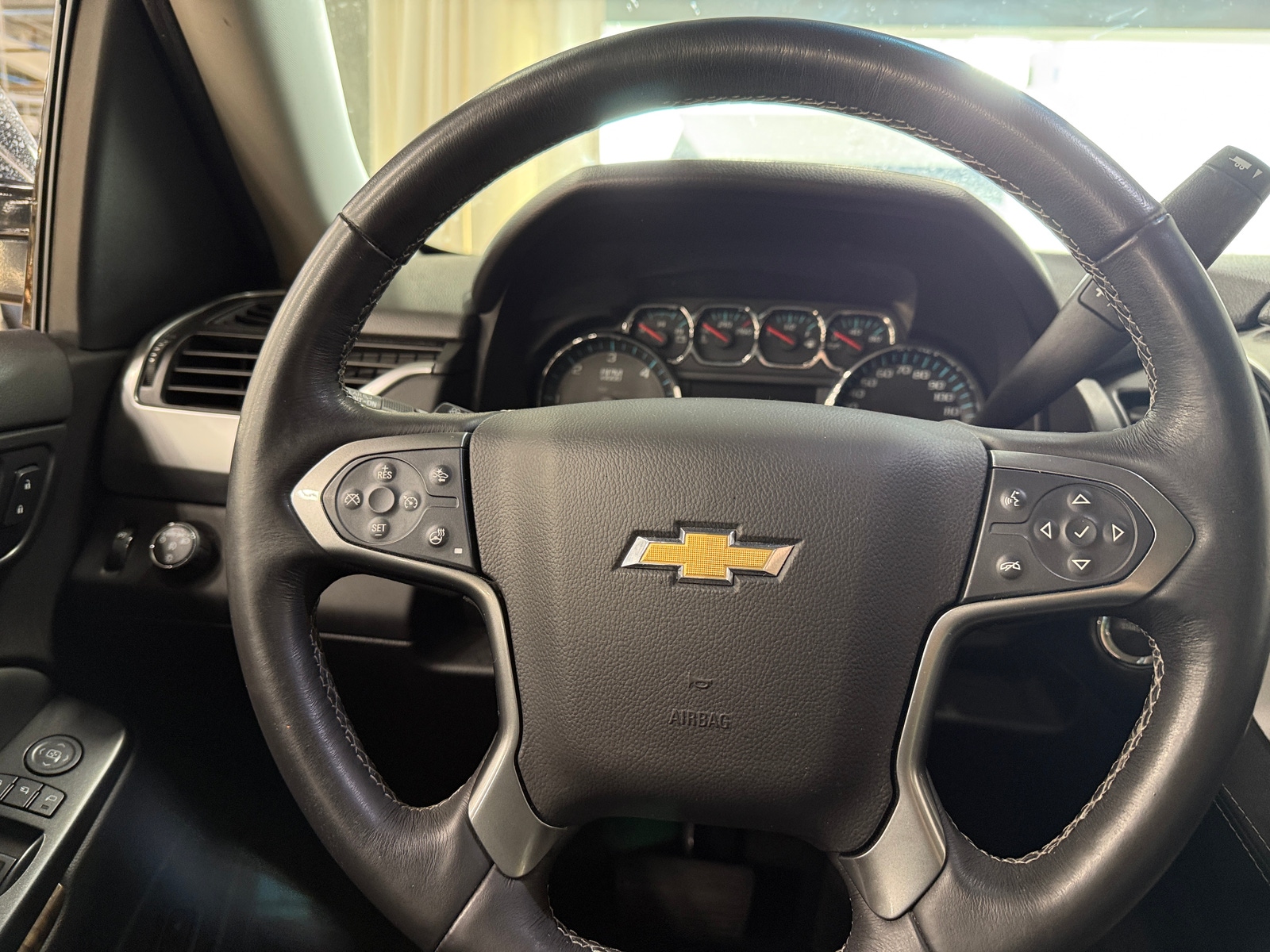 Thumbnail: 2016 Chevrolet Suburban - 4