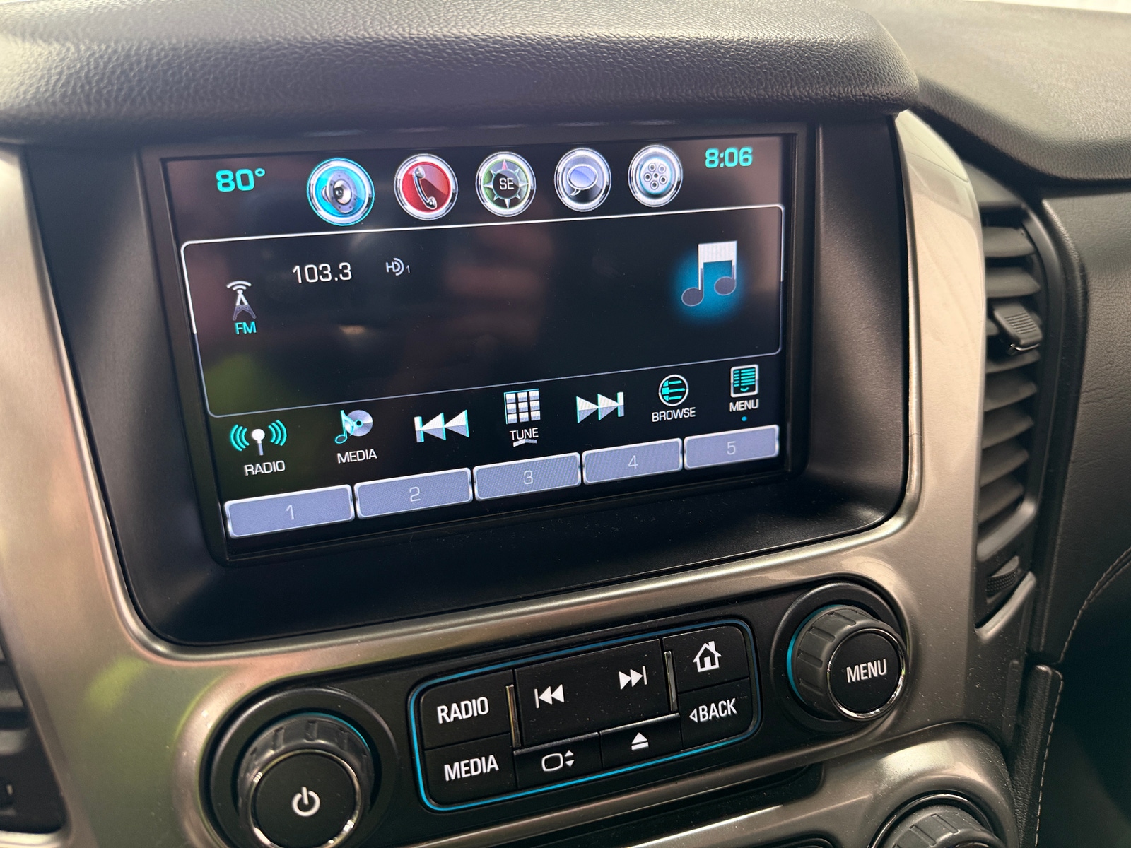 Thumbnail: 2016 Chevrolet Suburban - 3