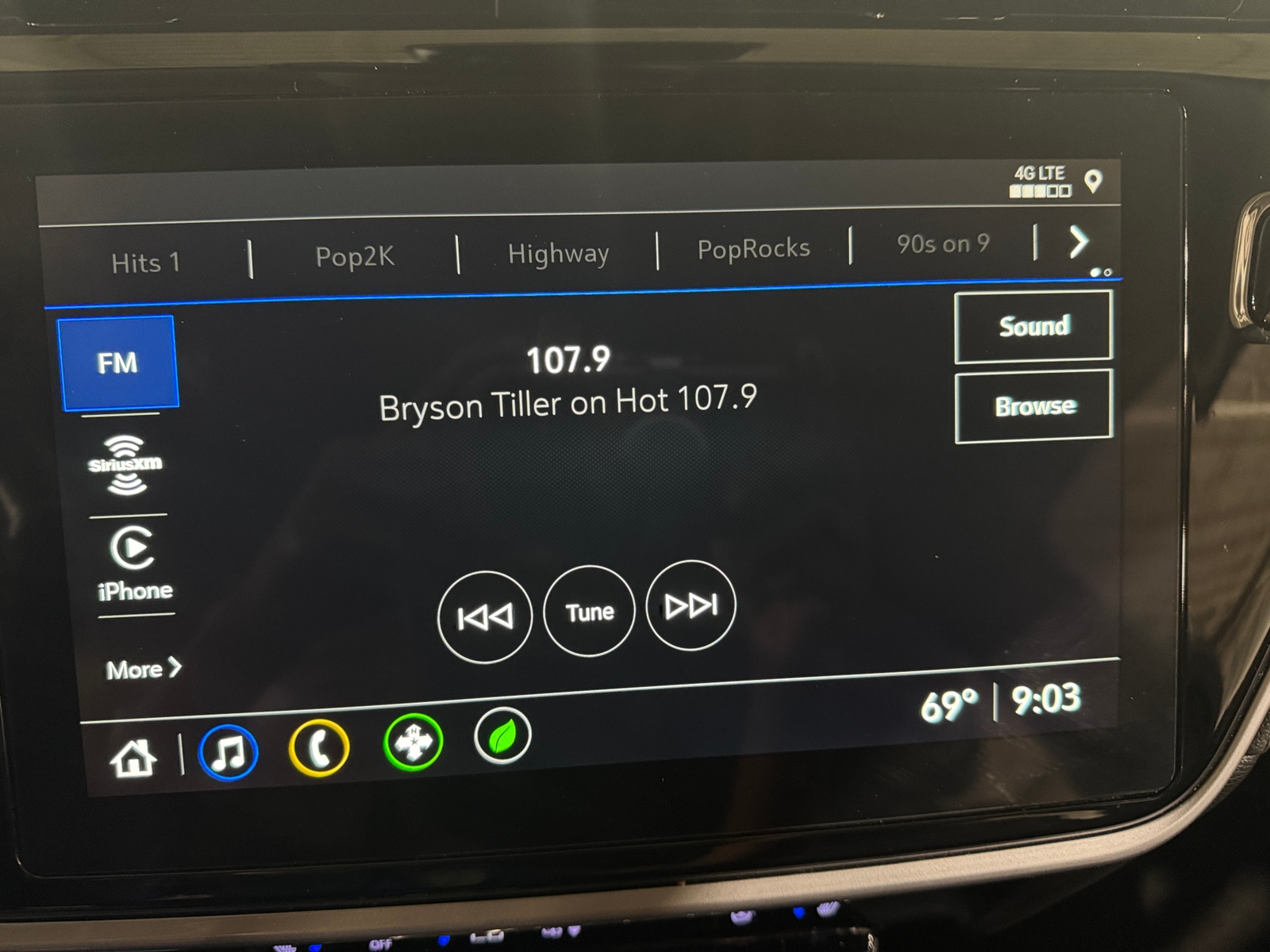 Thumbnail: 2023 Chevrolet Bolt EUV - 4