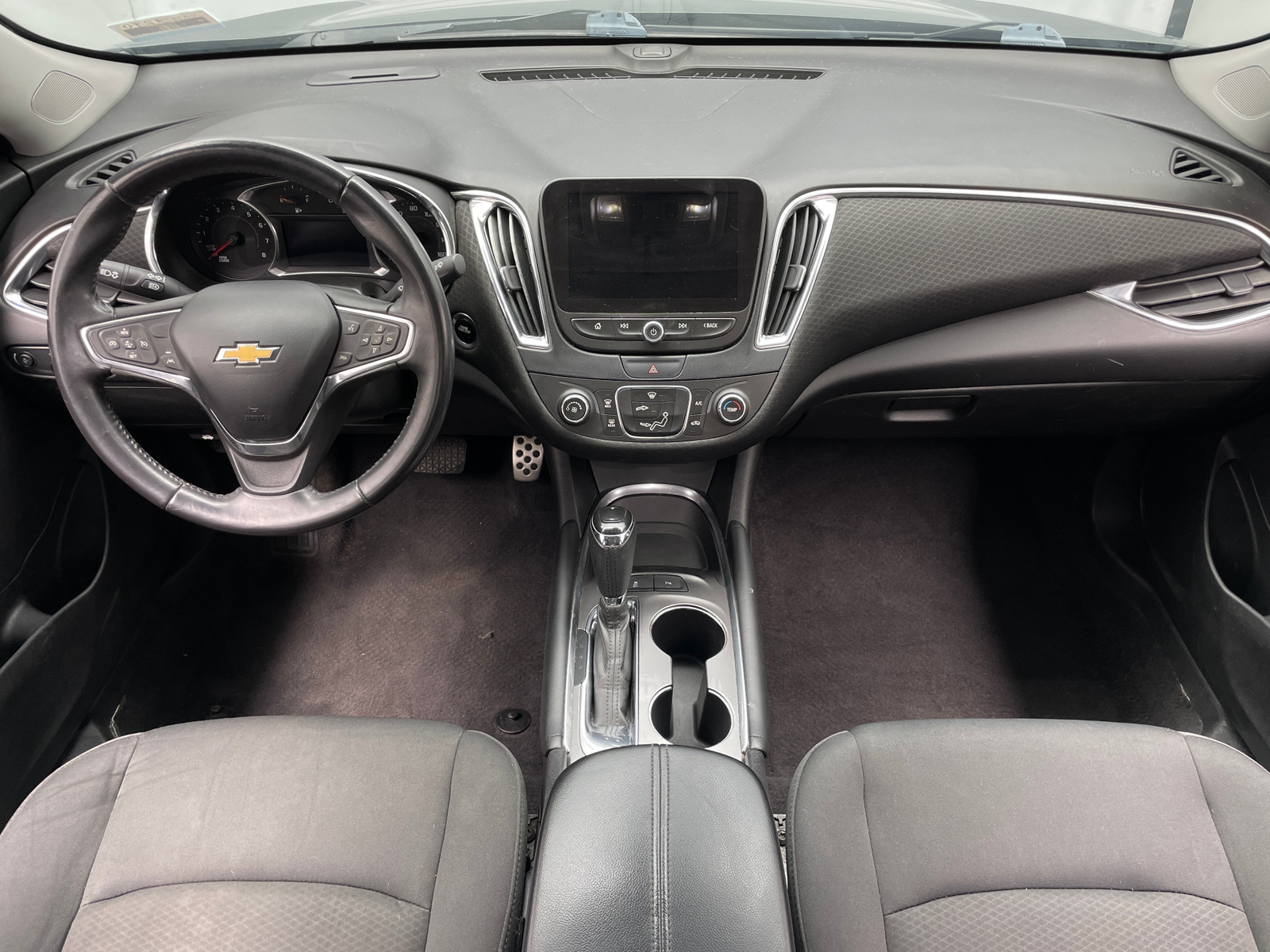 Thumbnail: 2017 Chevrolet Malibu - 3