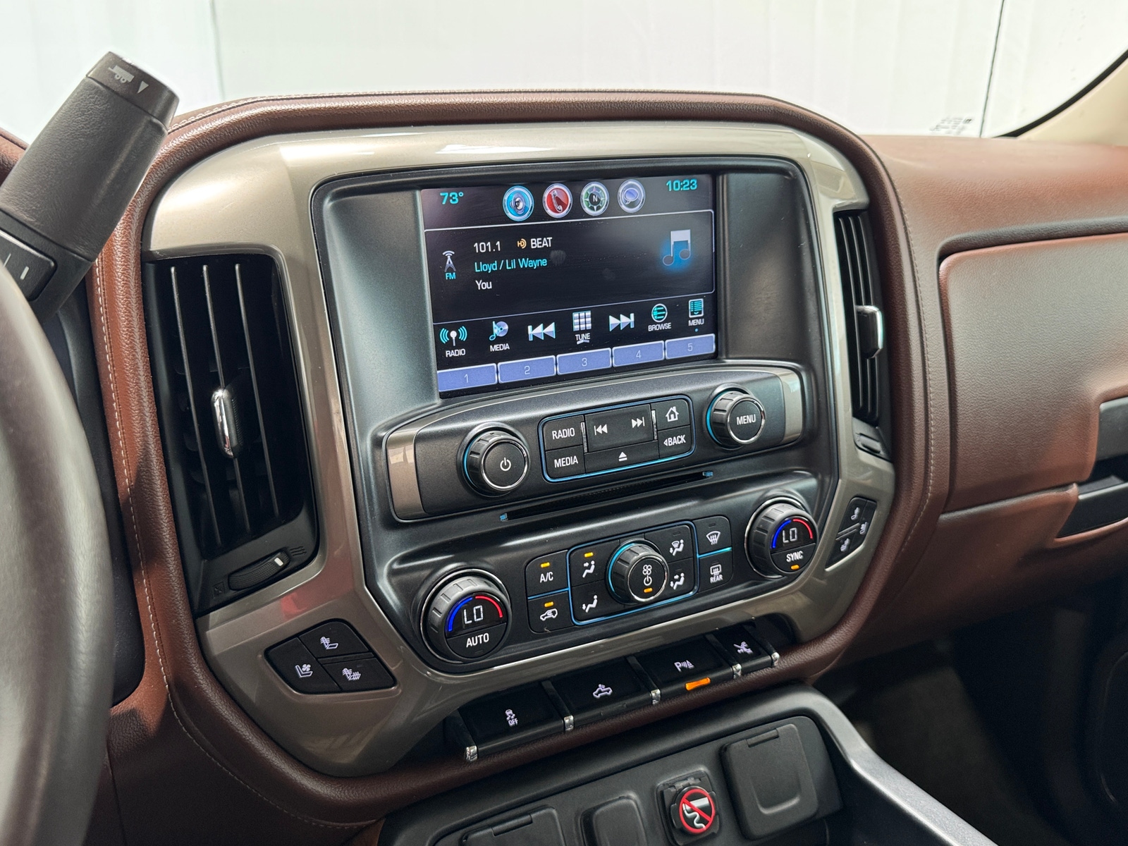 Thumbnail: 2017 Chevrolet Silverado 1500 - 3