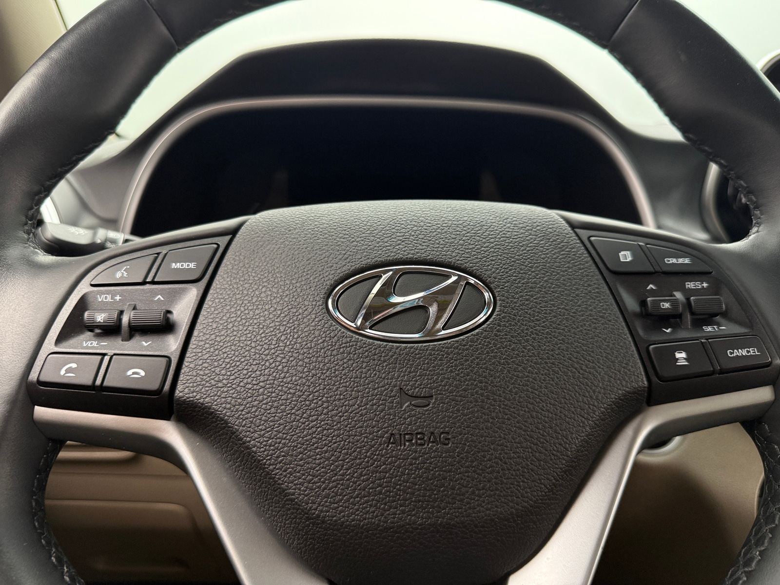 Thumbnail: 2020 Hyundai Tucson - 4