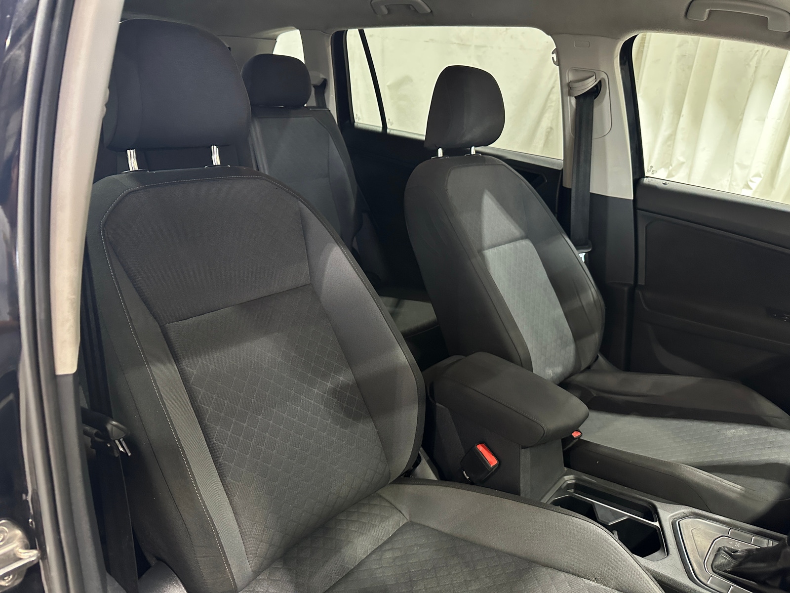 Thumbnail: 2020 Volkswagen Tiguan - 2