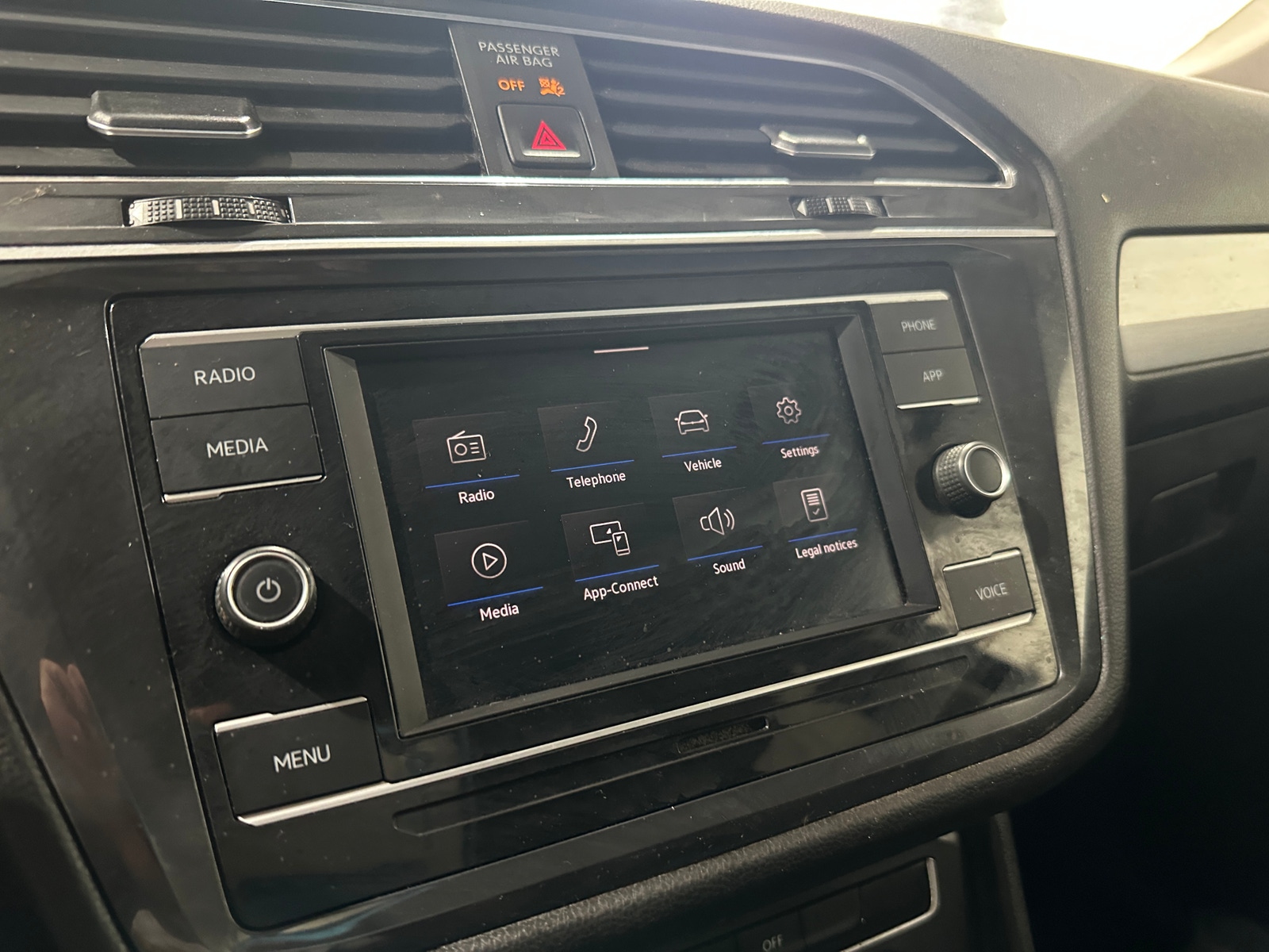 Thumbnail: 2020 Volkswagen Tiguan - 4