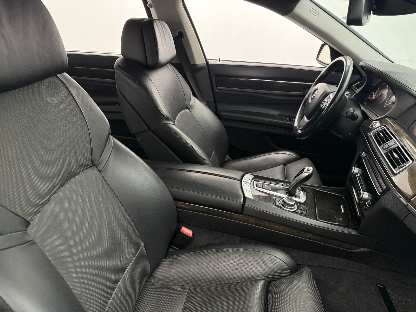 Thumbnail: 2012 BMW 7 Series - 2