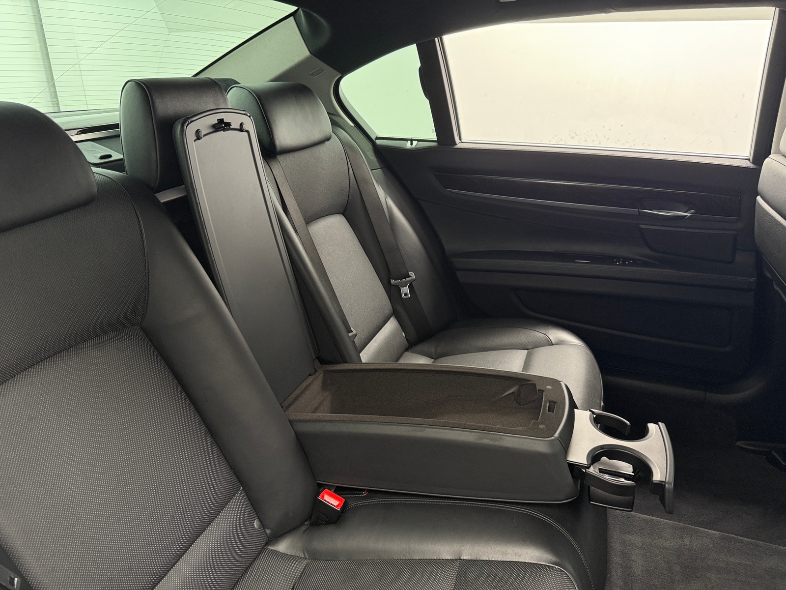 Thumbnail: 2012 BMW 7 Series - 6