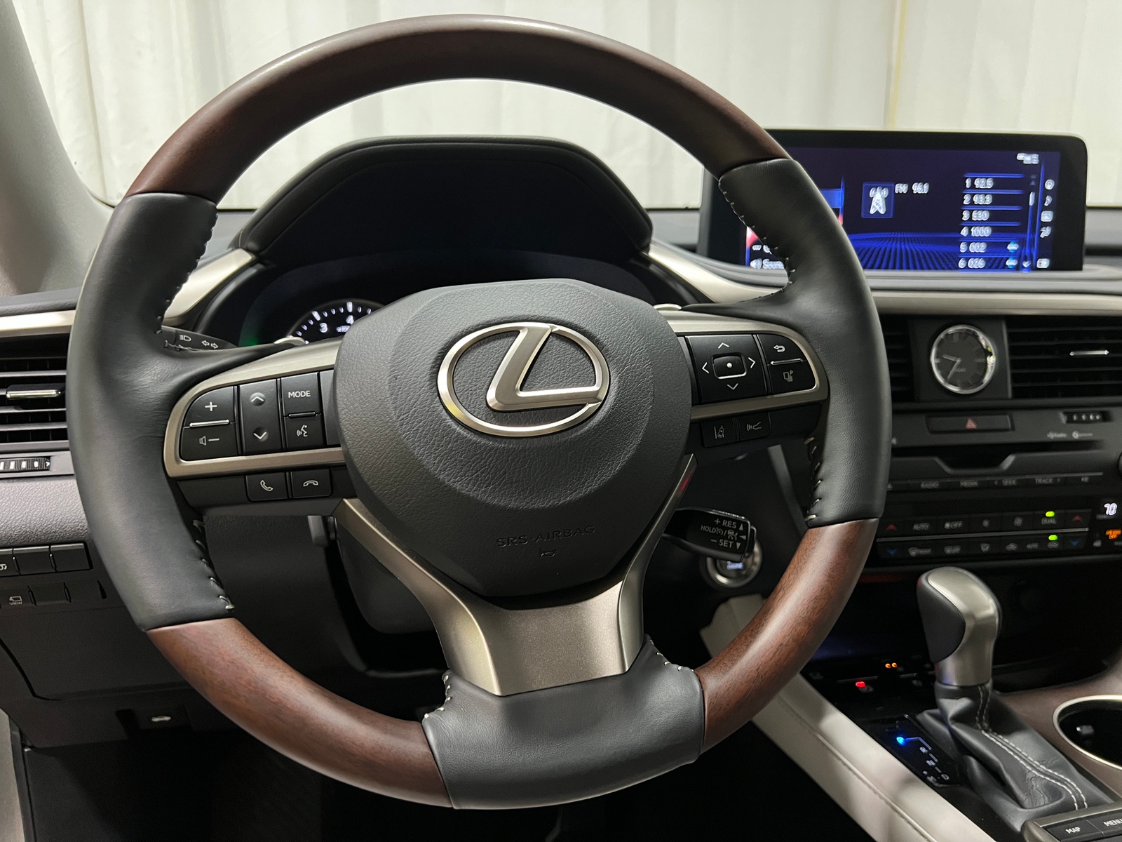 Thumbnail: 2022 Lexus RX - 4