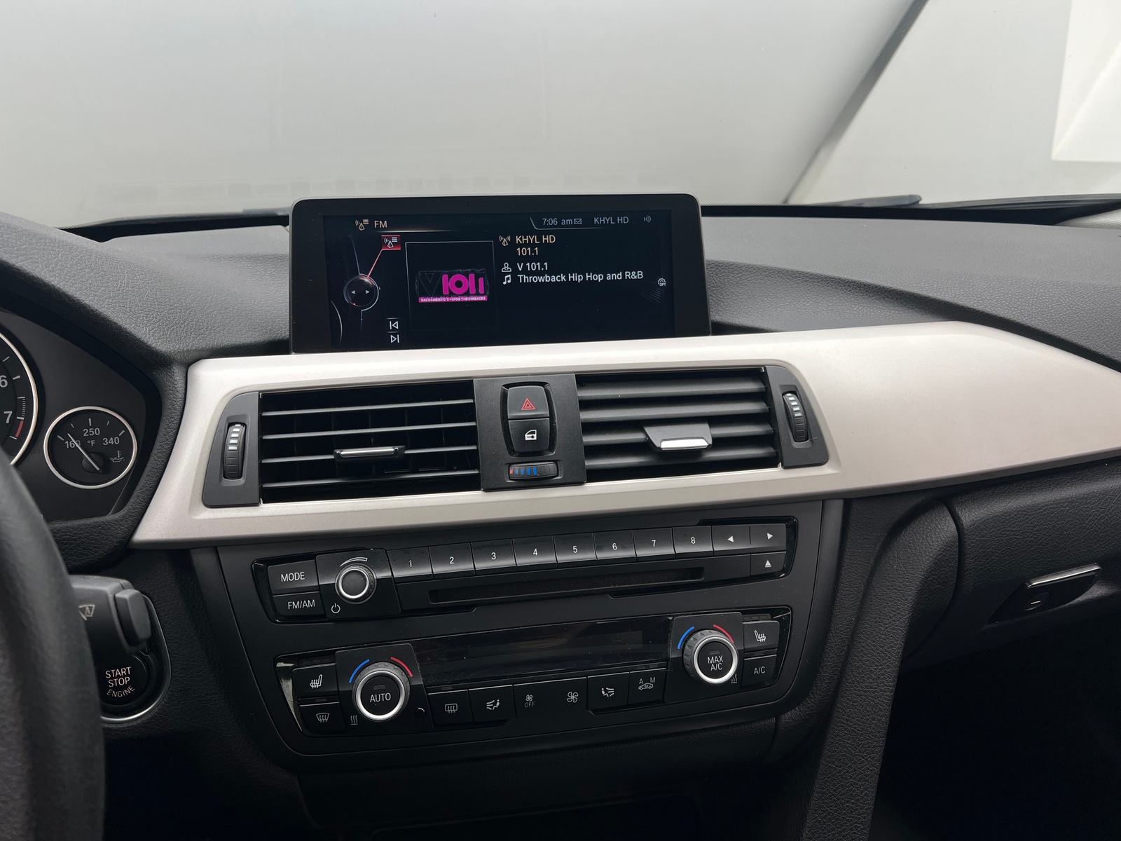 Thumbnail: 2015 BMW 3 Series - 3