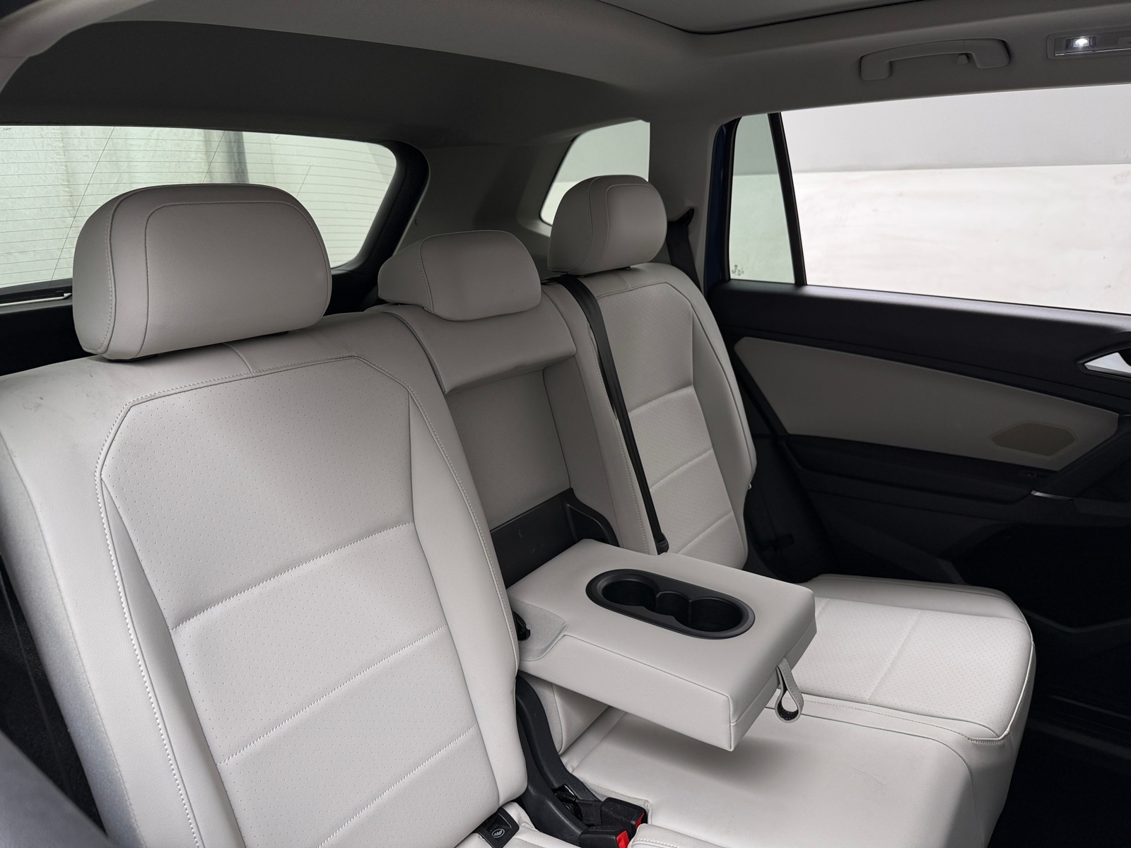 Thumbnail: 2018 Volkswagen Tiguan - 5