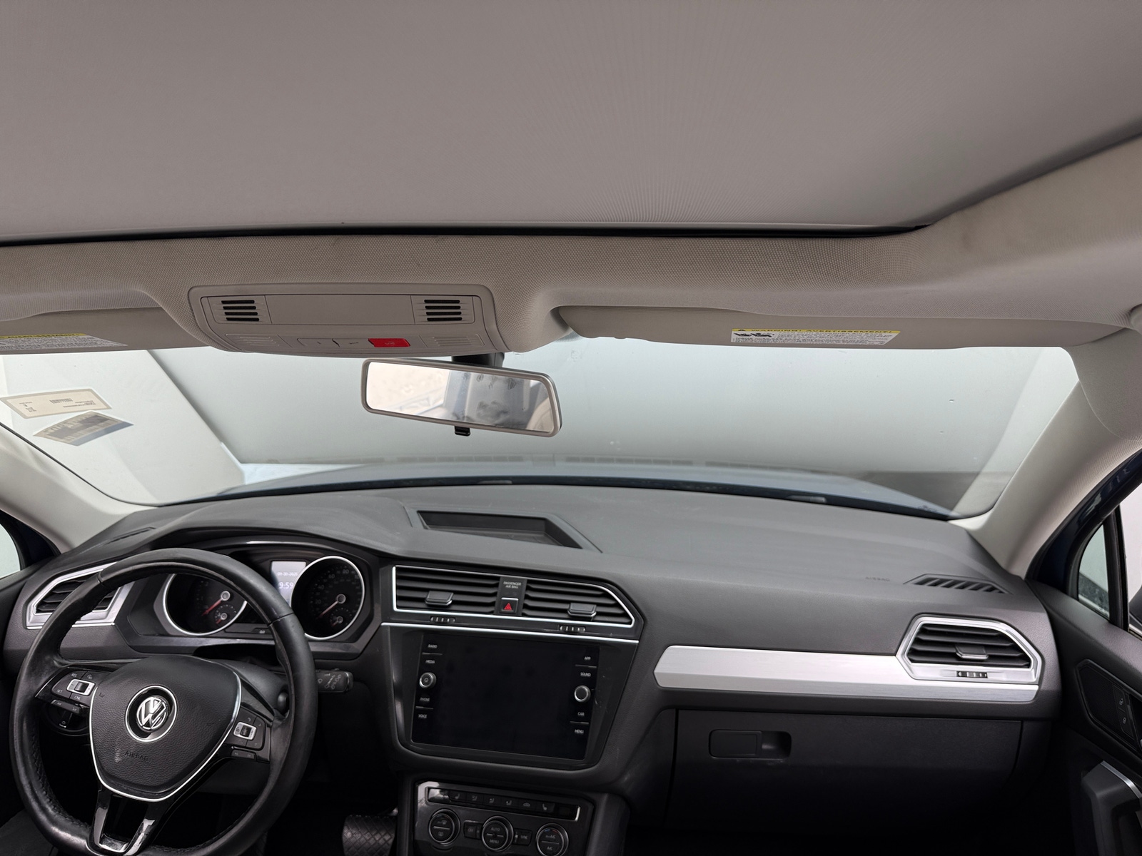 Thumbnail: 2018 Volkswagen Tiguan - 2