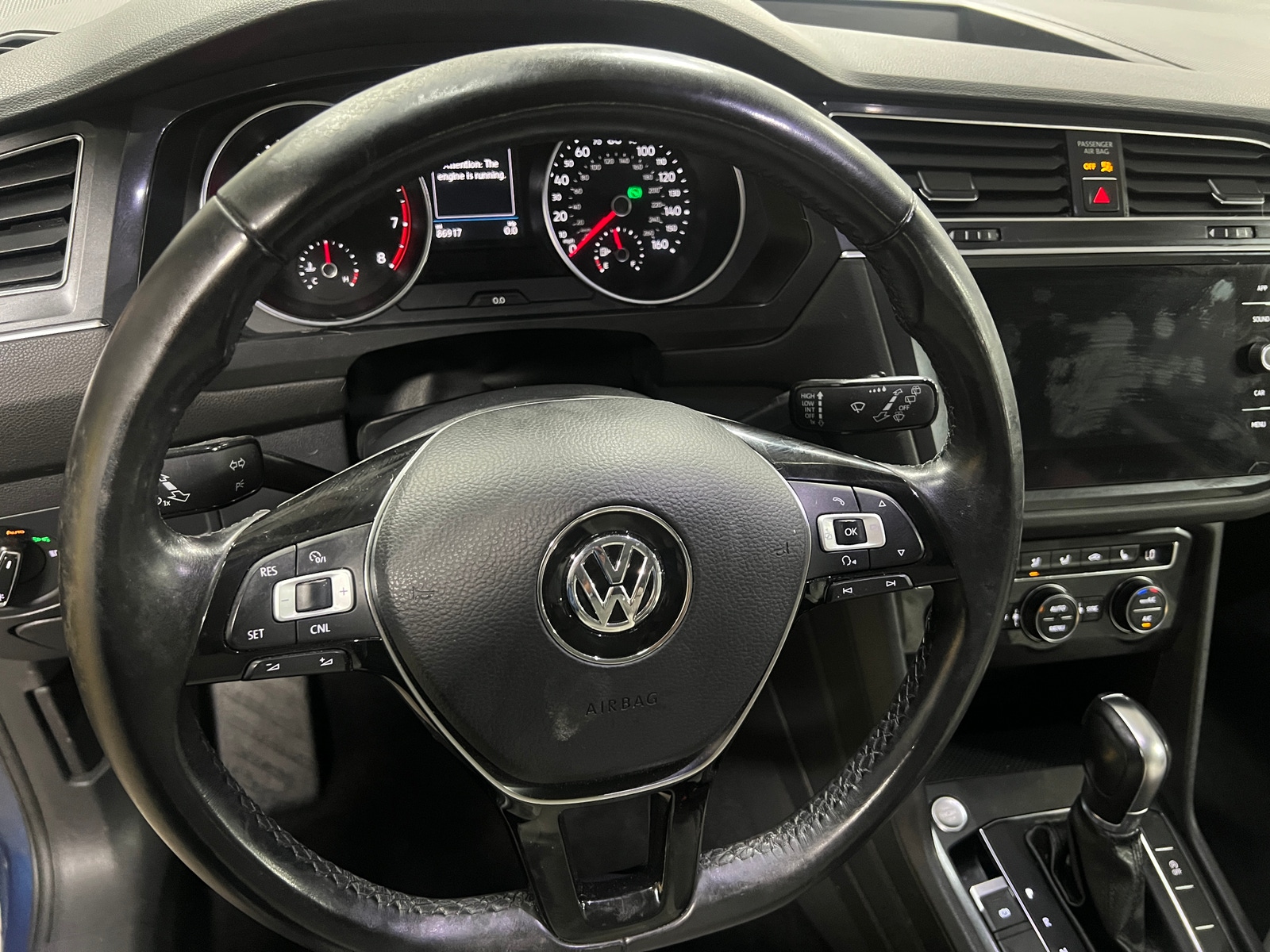 Thumbnail: 2018 Volkswagen Tiguan - 4