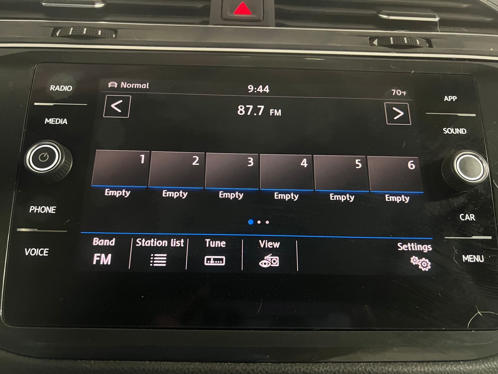 Thumbnail: 2018 Volkswagen Tiguan - 3
