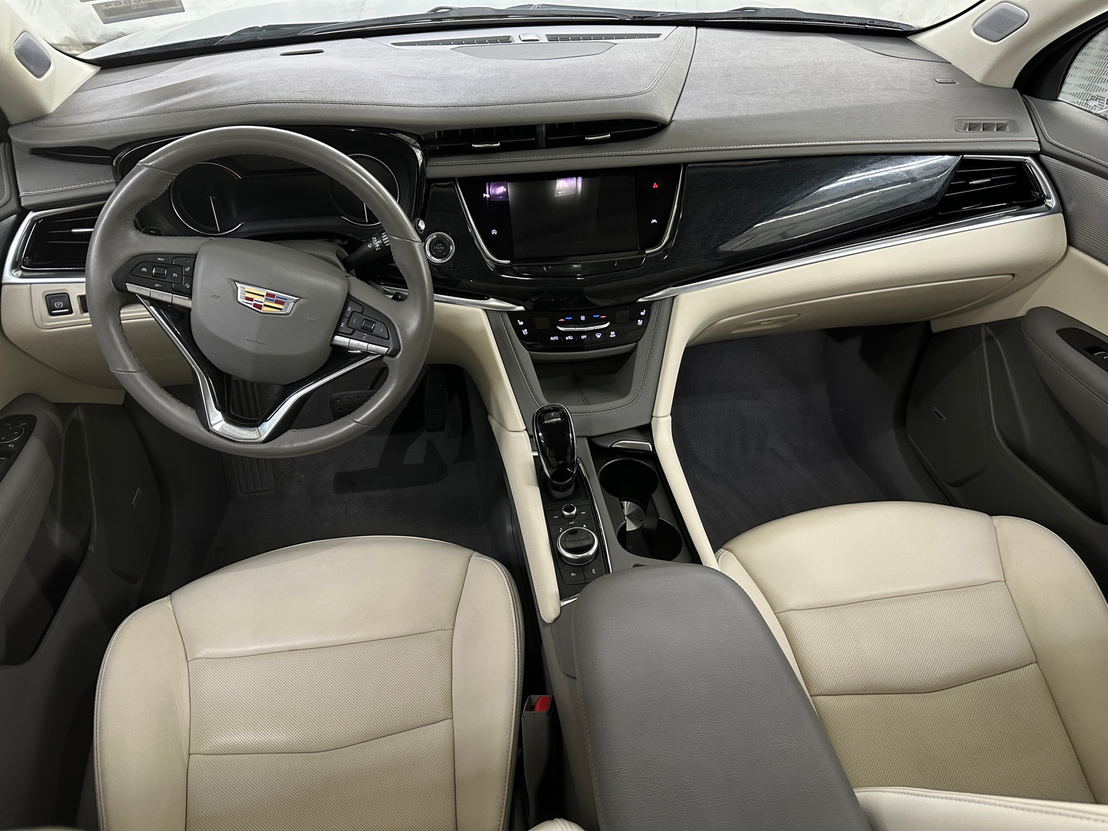 Thumbnail: 2025 Cadillac XT6 - 2