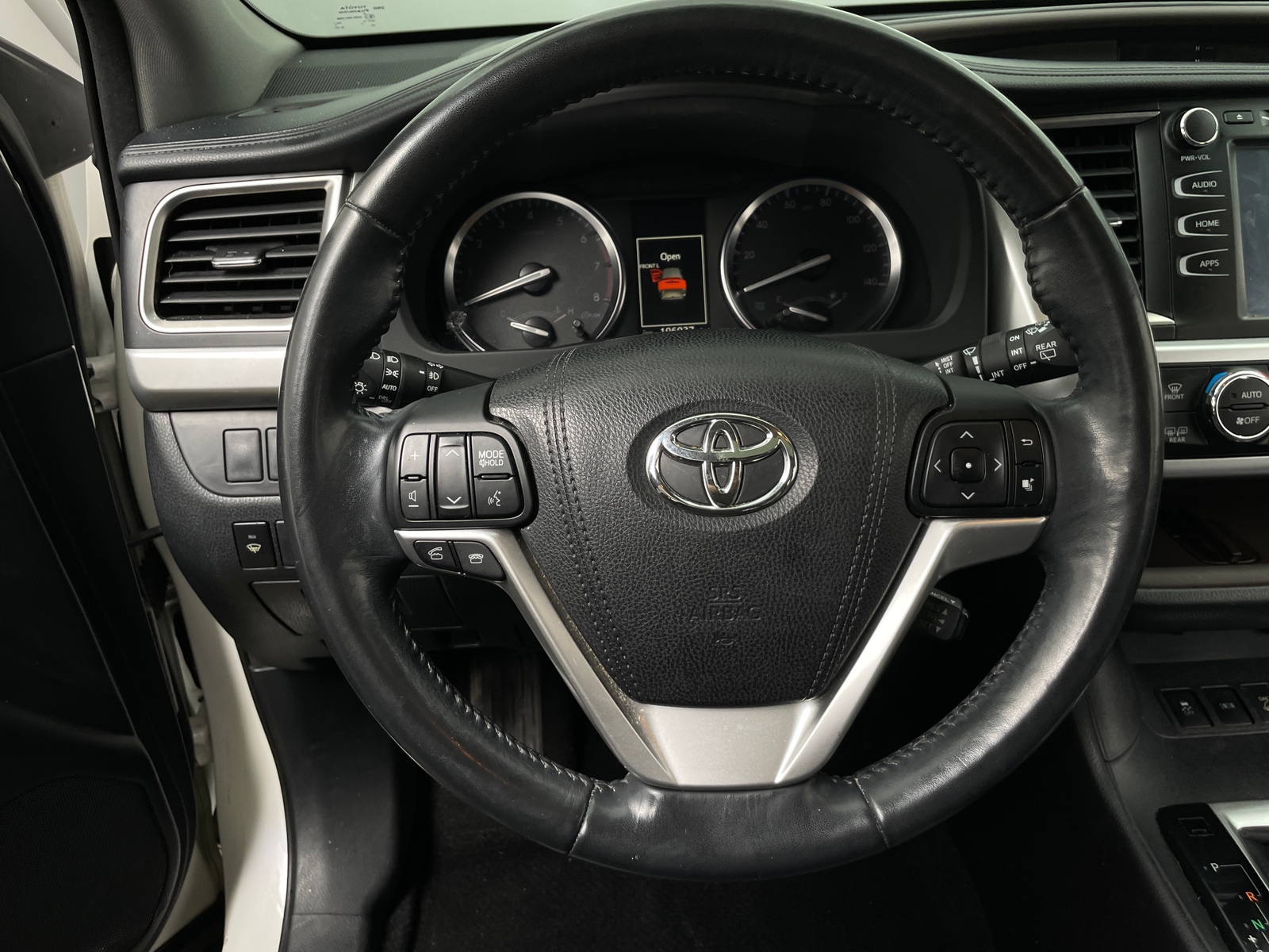 Thumbnail: 2015 Toyota Highlander - 4