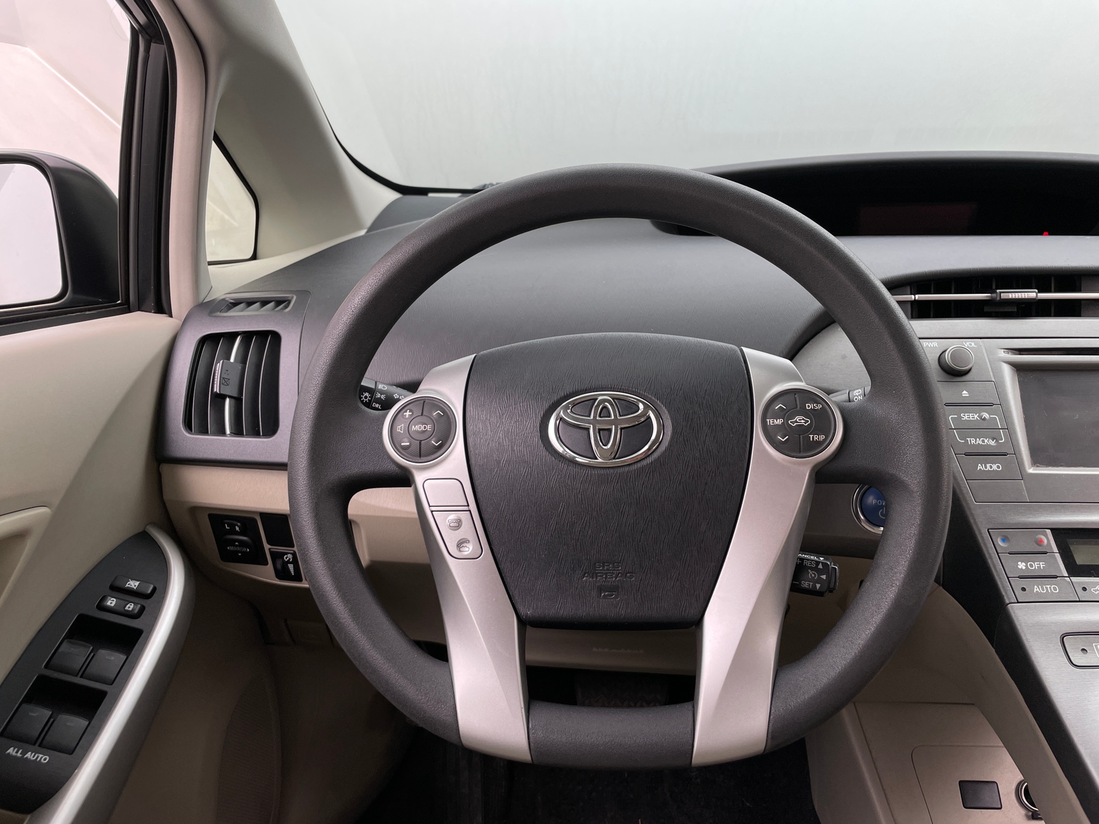 Thumbnail: 2013 Toyota Prius - 5