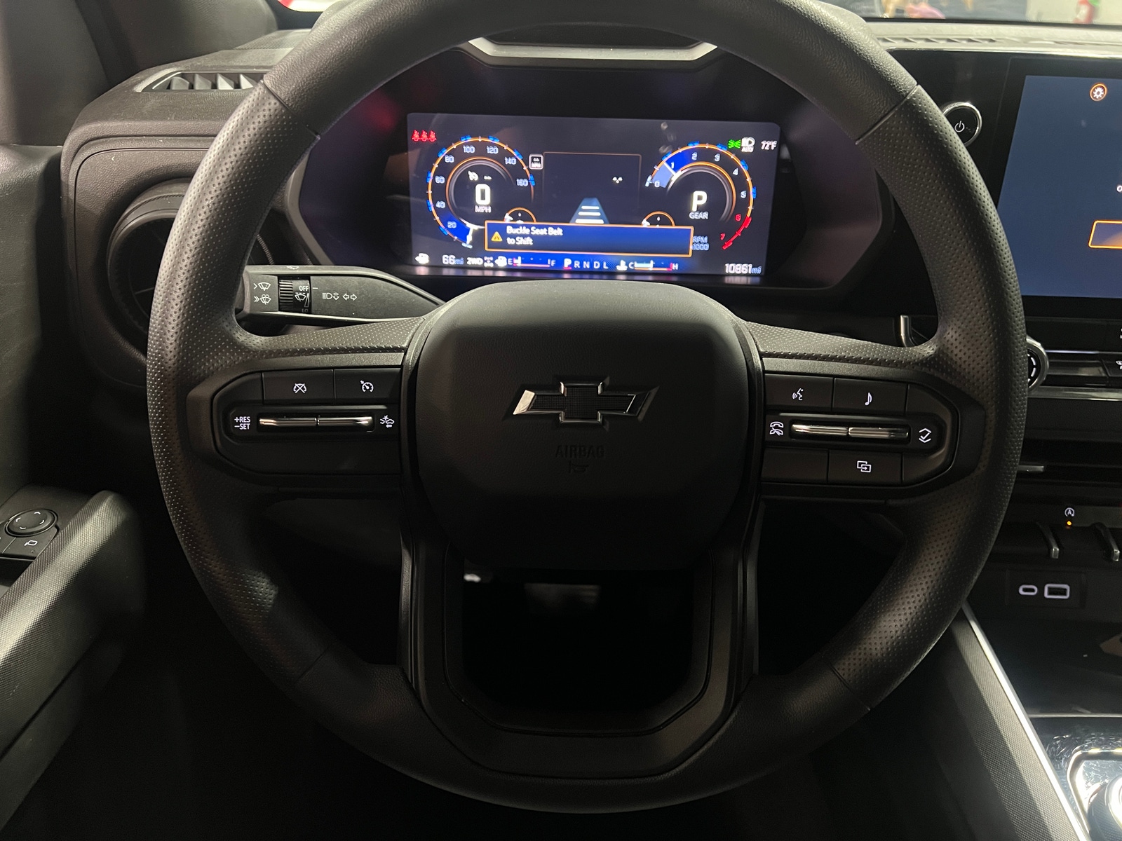 Thumbnail: 2024 Chevrolet Colorado - 5