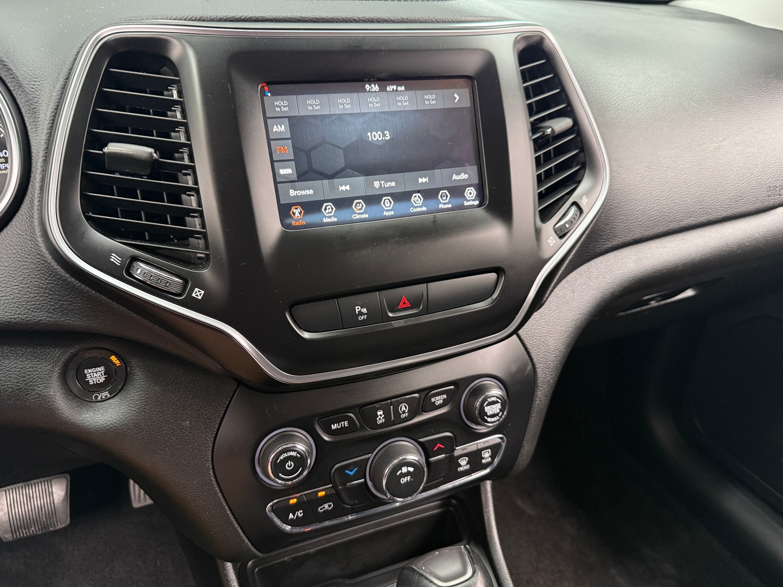 Thumbnail: 2019 Jeep Cherokee - 4