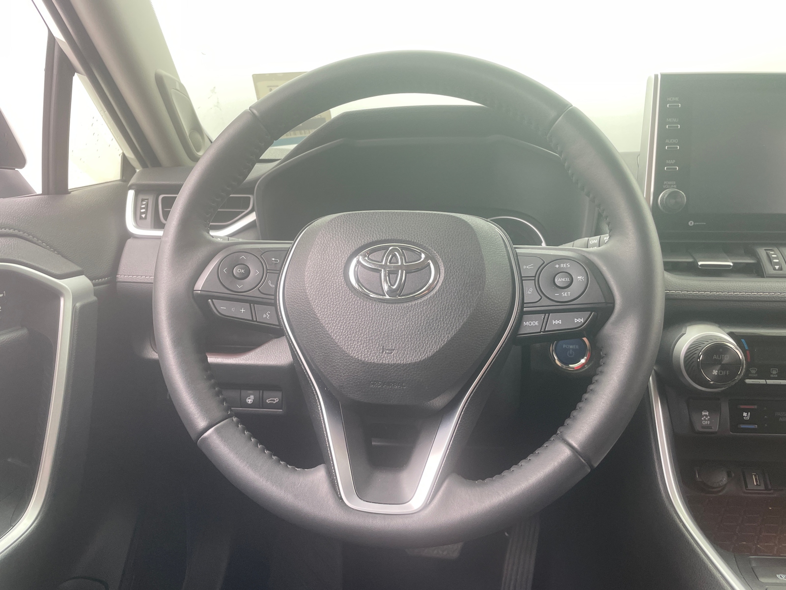 Thumbnail: 2022 Toyota RAV4 - 4