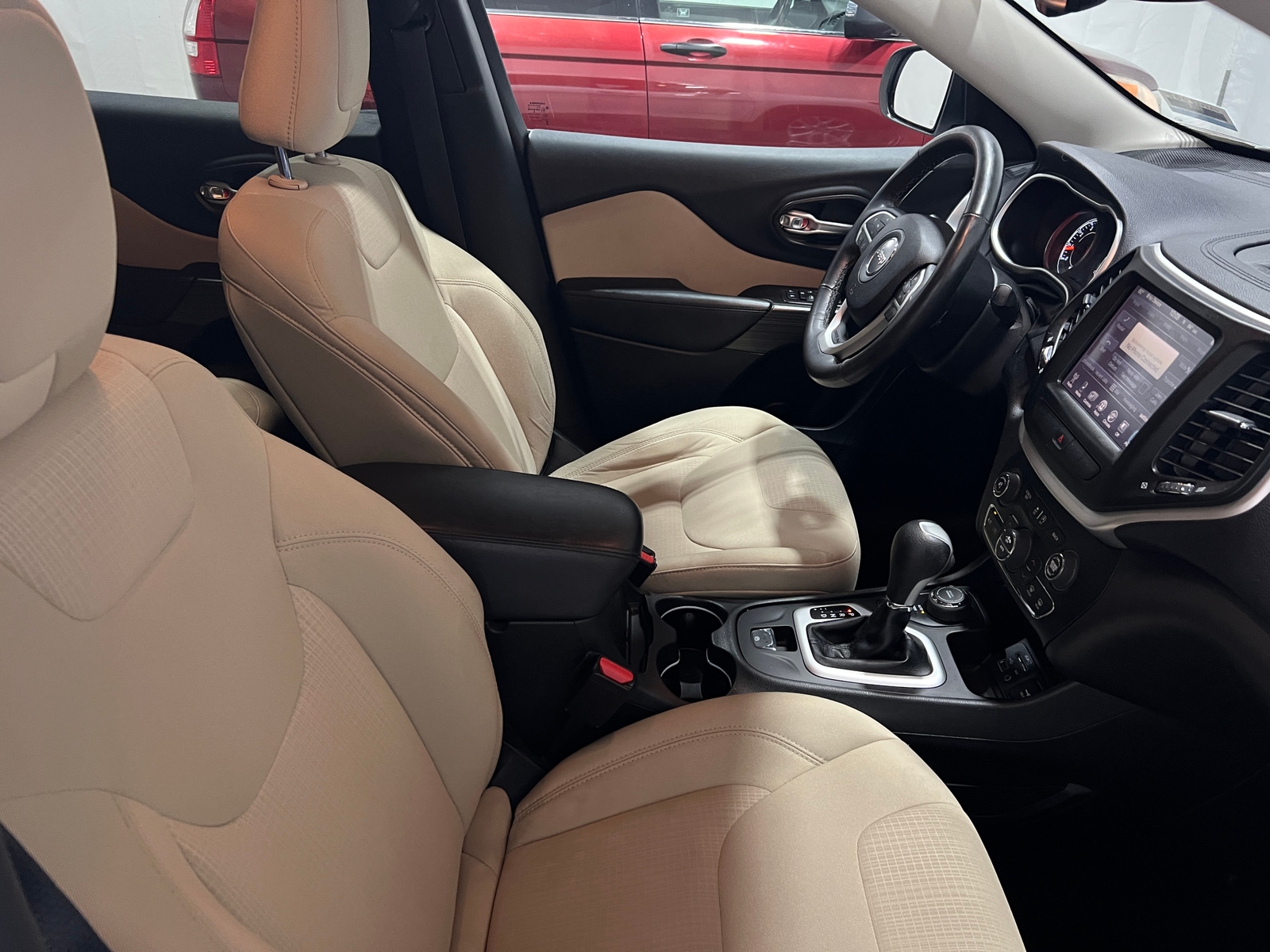 Thumbnail: 2015 Jeep Cherokee - 2