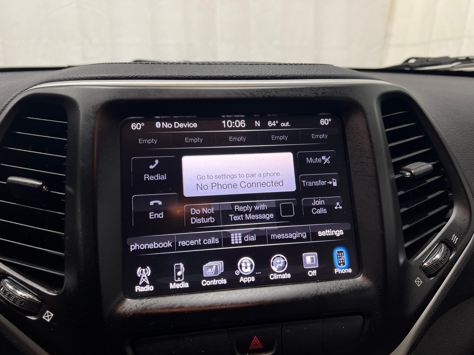 Thumbnail: 2015 Jeep Cherokee - 4