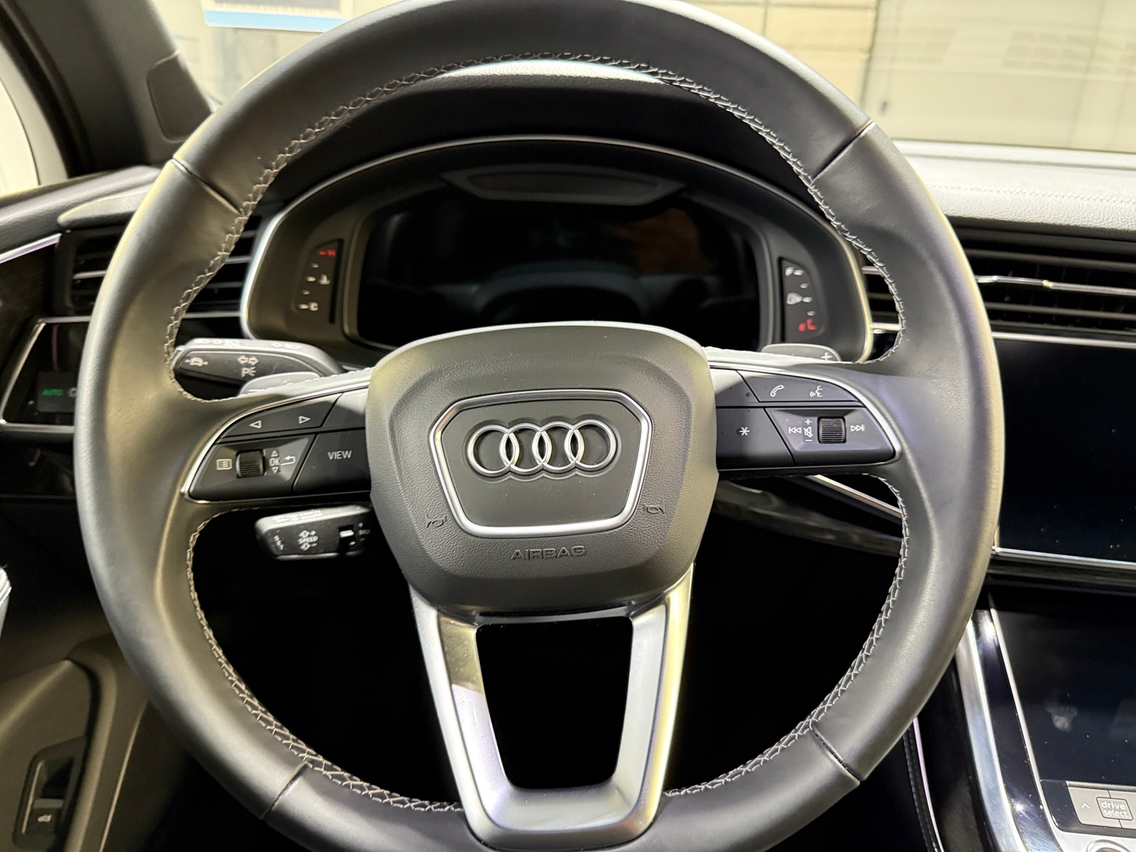 Thumbnail: 2025 Audi Q7 - 4