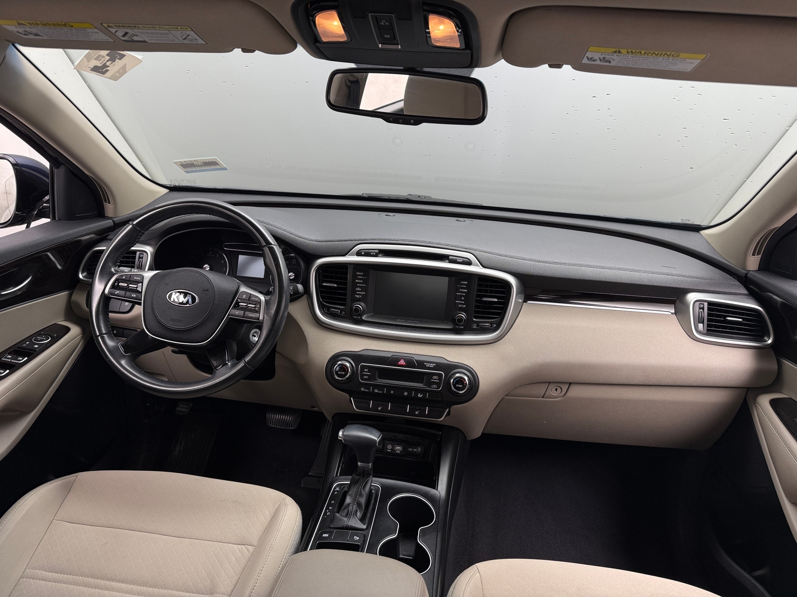 Thumbnail: 2019 Kia Sorento - 3